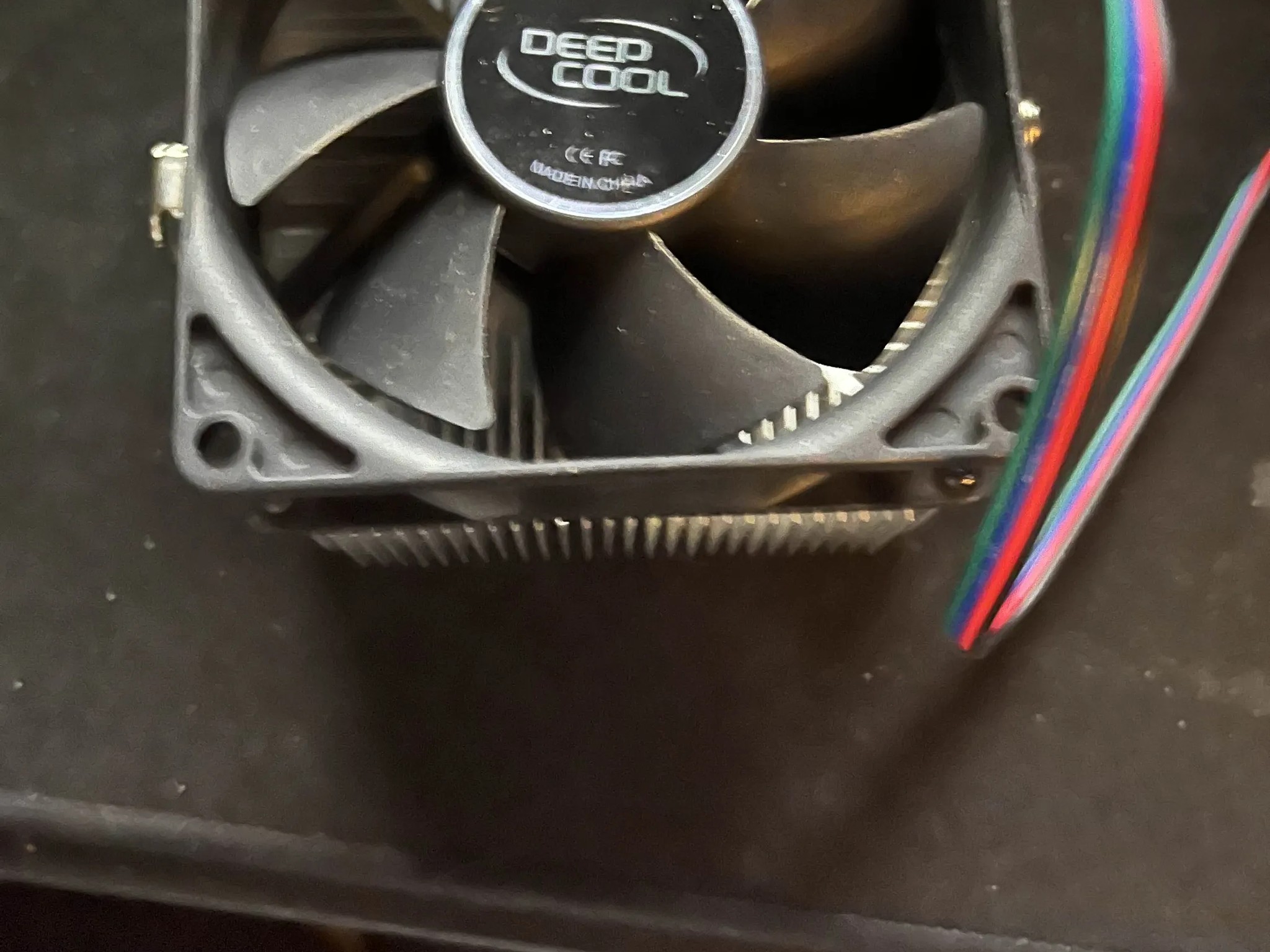 AMD Ryzen 3 3100 w/ stock heatsink