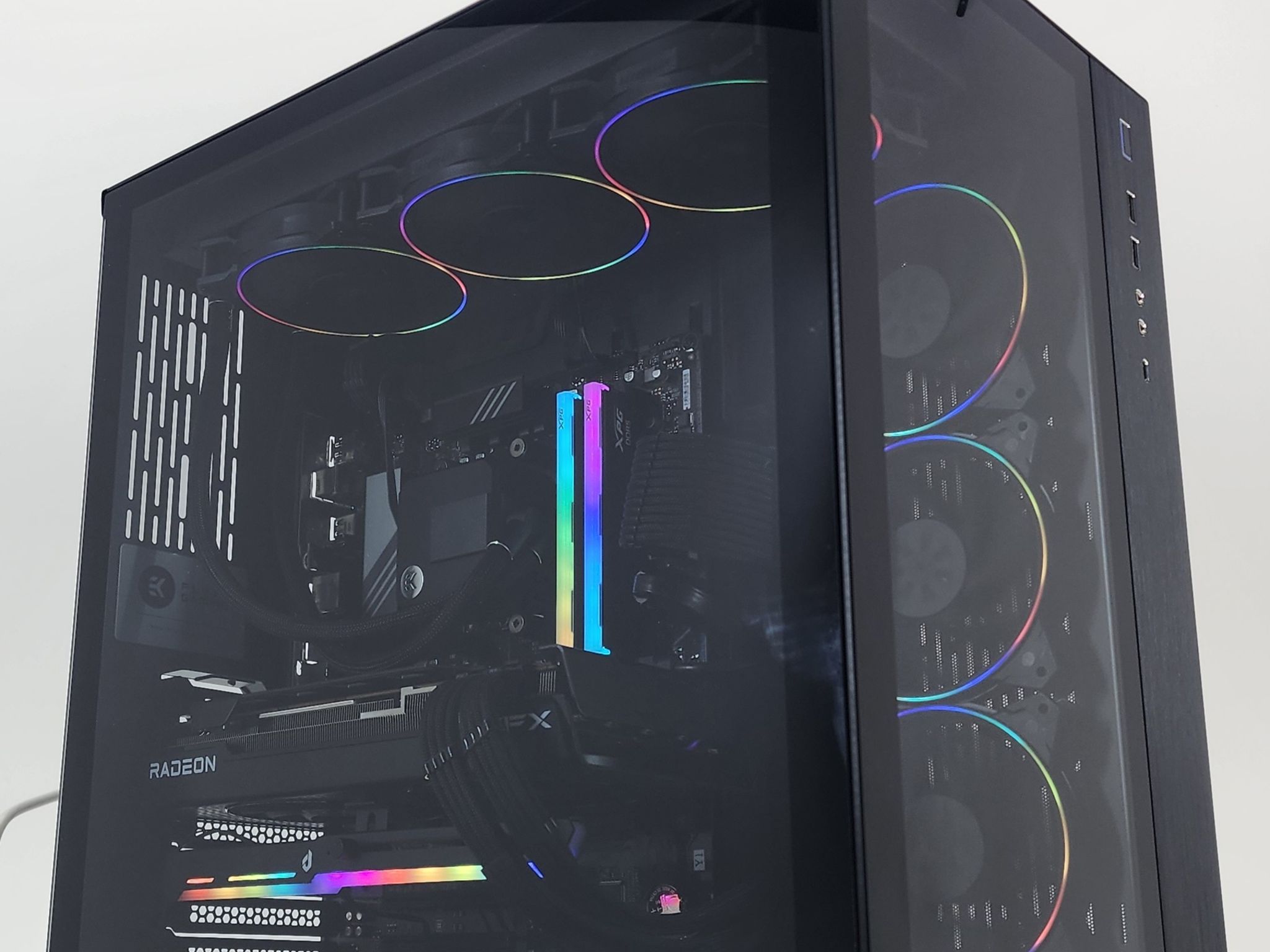 Gaming PC Ryzen 7 7800X3D 32GB RAM 1TB SSD RX 7800 XT 16GB Windows 11 PC