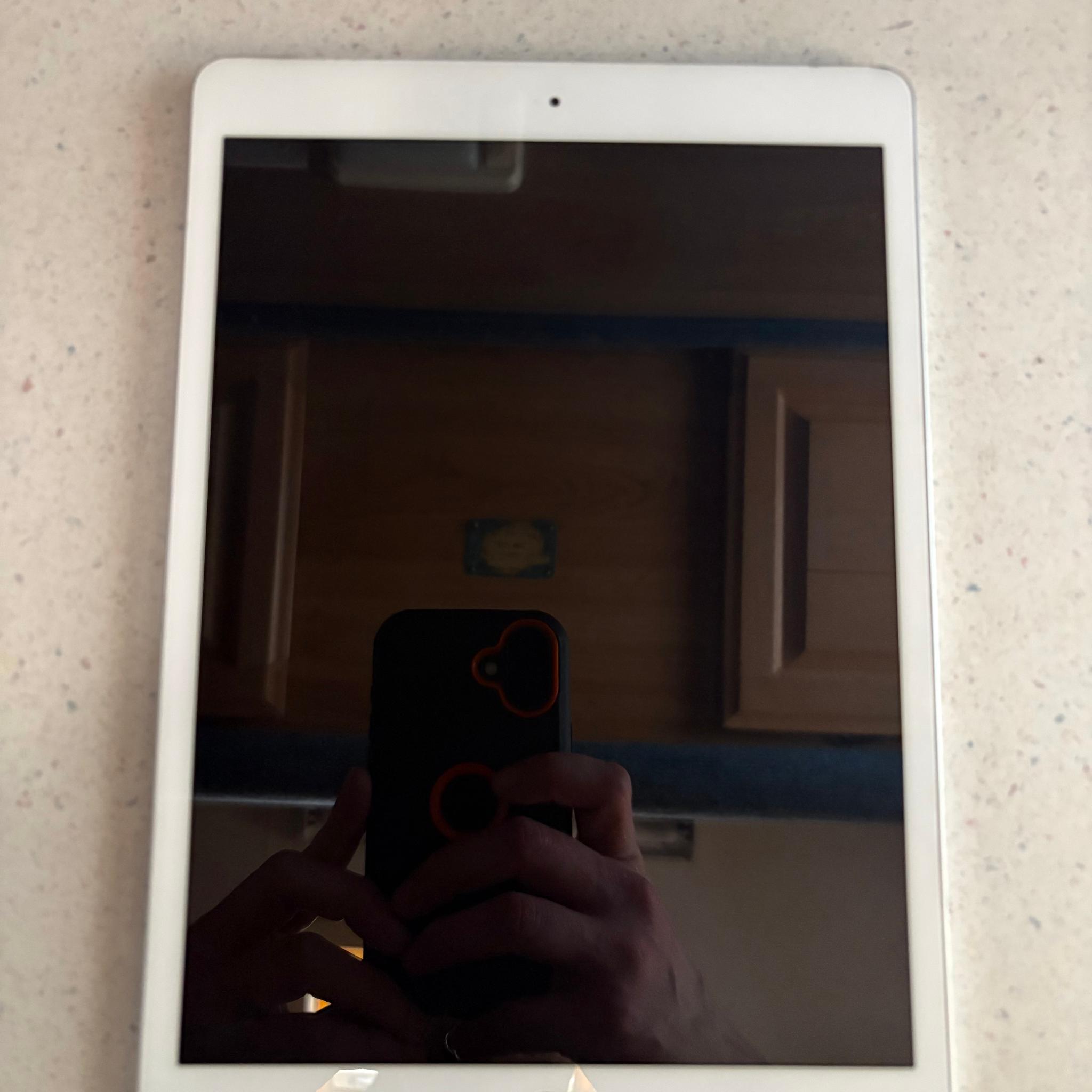 Apple iPad 7th Generation Cellular/Wifi