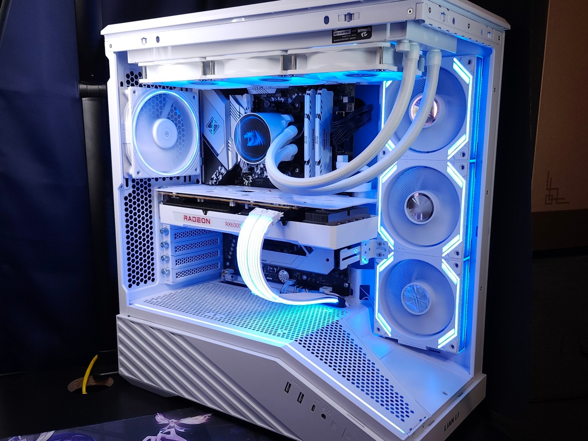 Tron Light Gaming - Ryzen 7 5800X | RX 6800