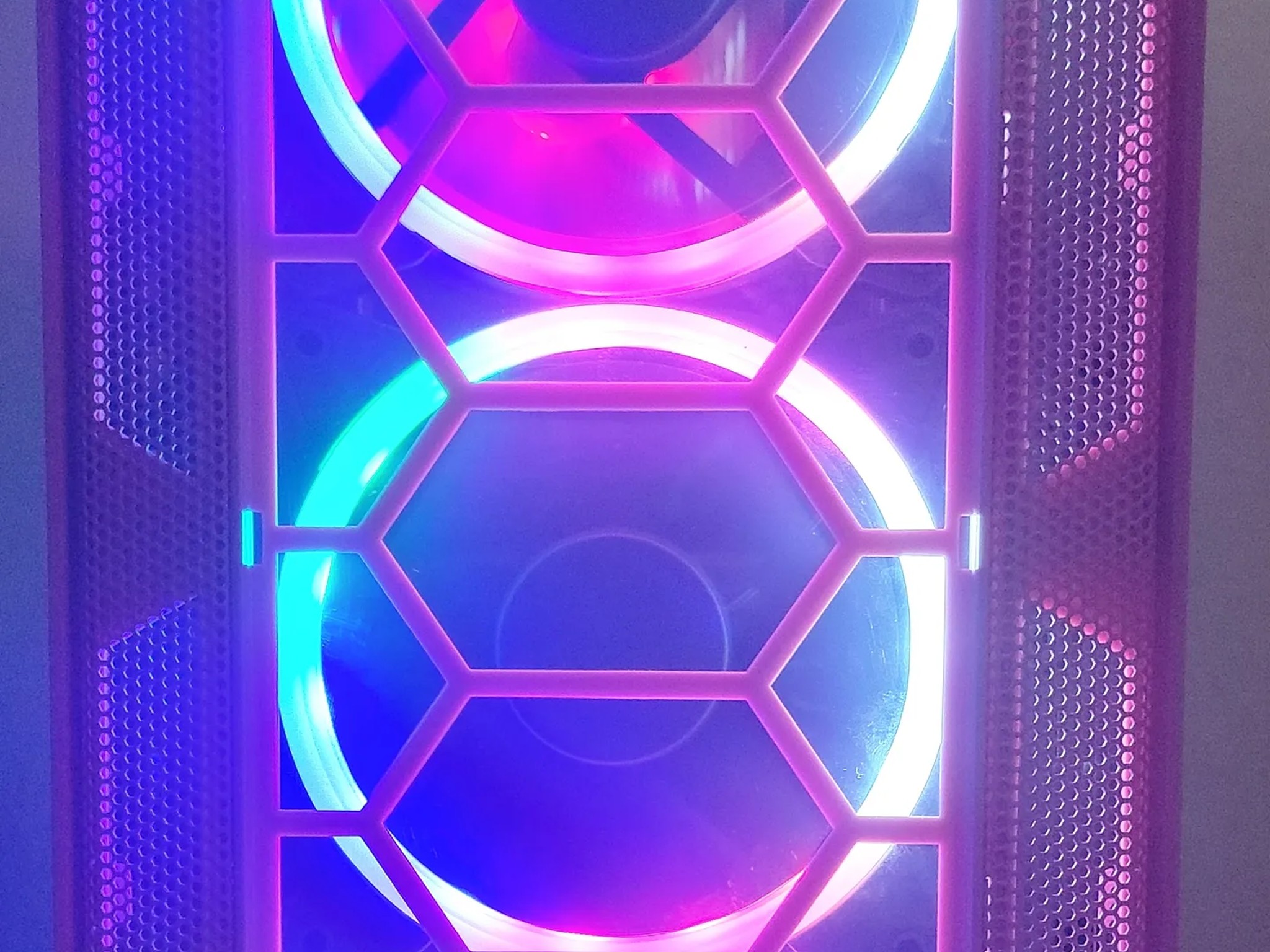 Ryzen 5 3600 || GTX 1080 Duke || 16GB 3600mhz || 2TB WD SSD