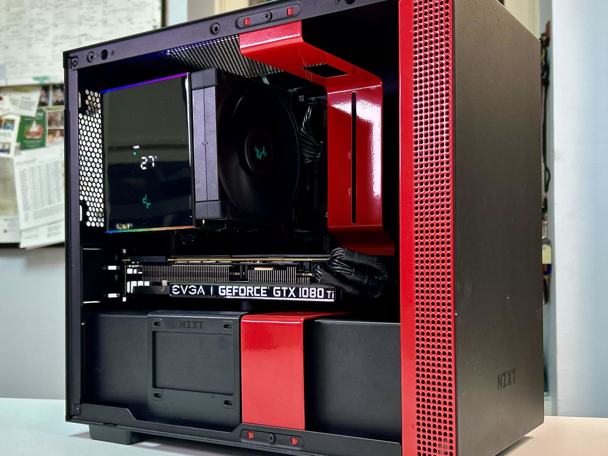Red Mini ITX Gaming PC | Fortnite 125 Avg FPS | NZXT Headset Mount | 1080Ti | 10600K | 16GB | Wifi 6