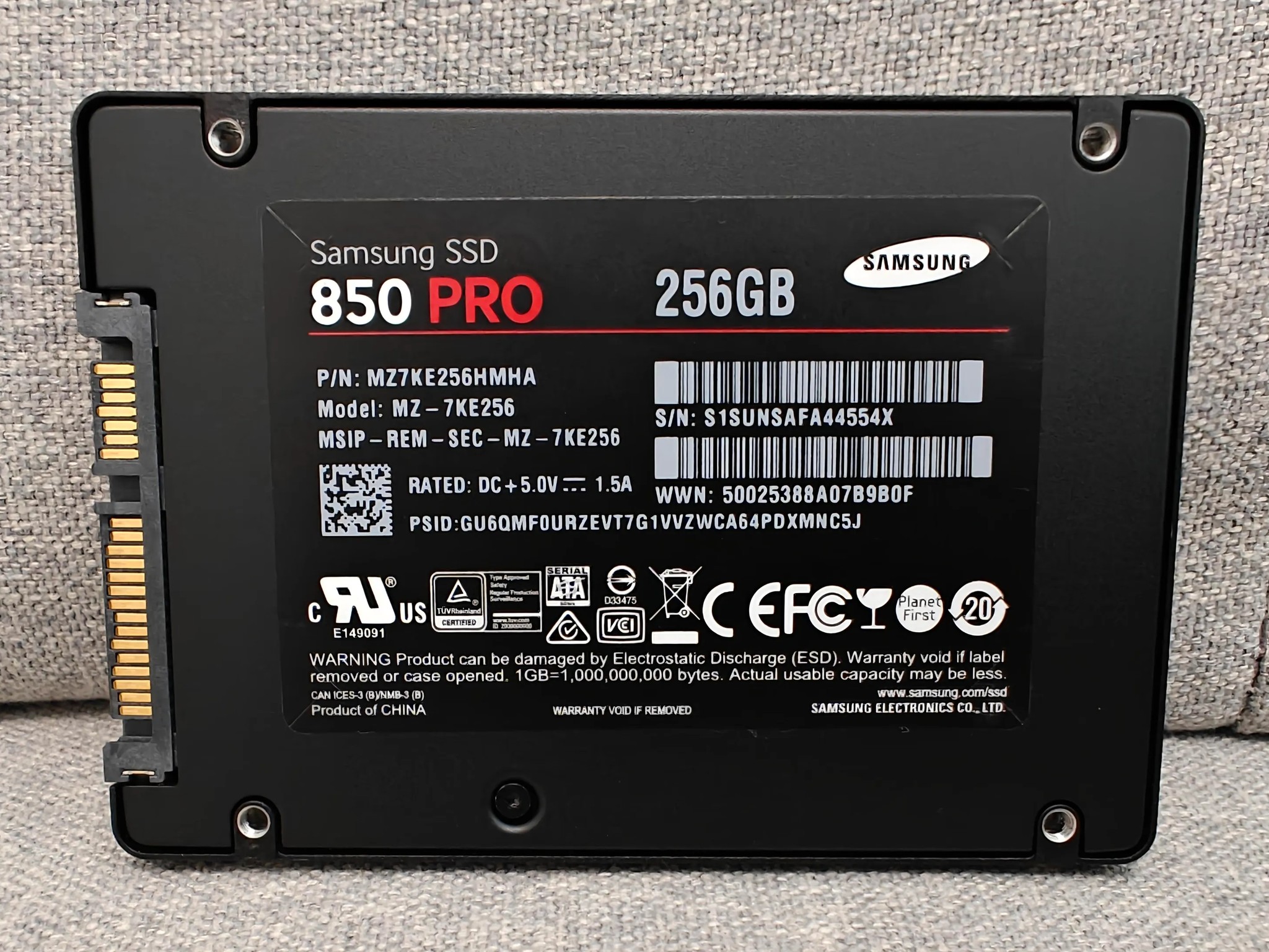 Samsung 850 PRO 2.5" 256GB SATA III 3D NAND SSD