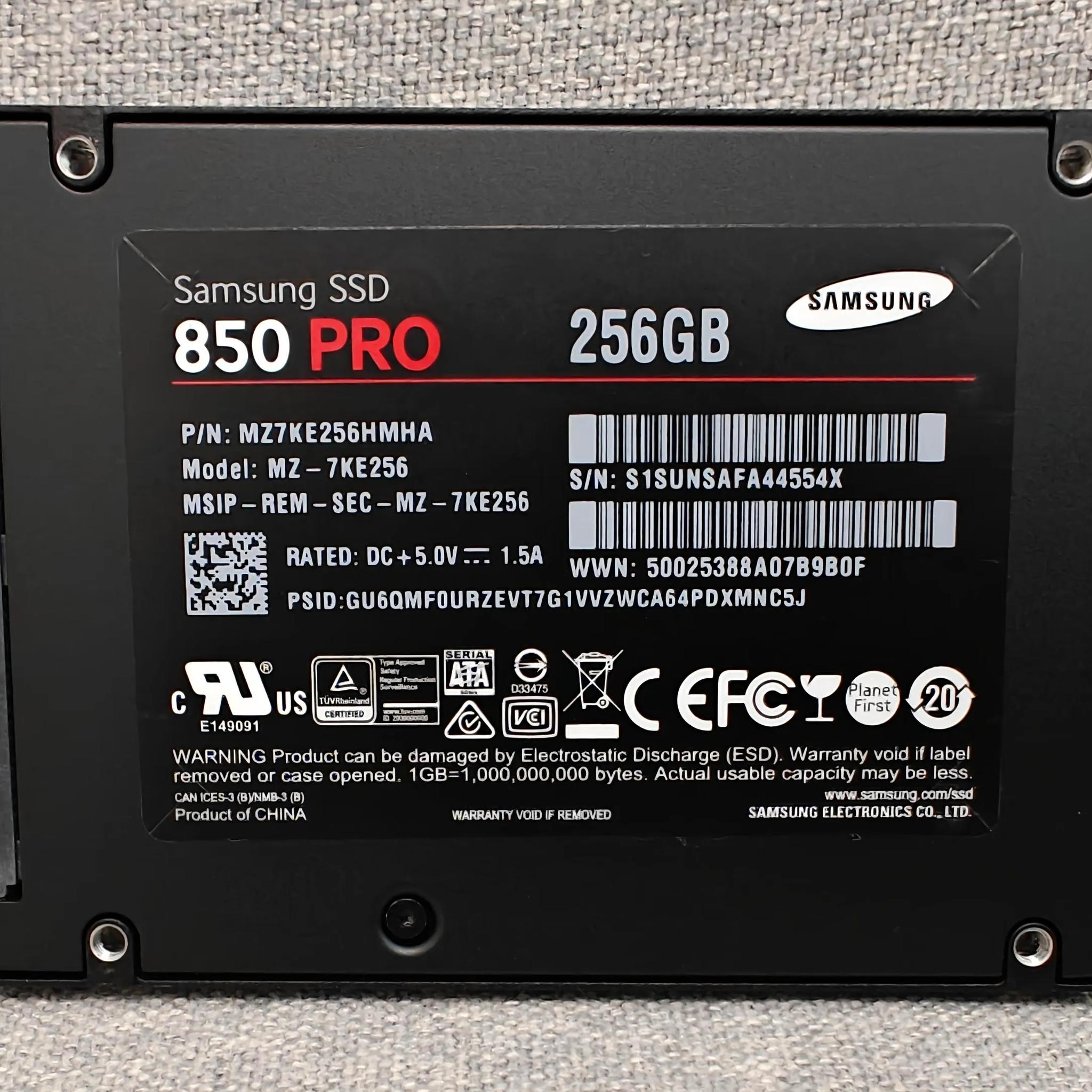 Samsung 850 PRO 2.5" 256GB SATA III 3D NAND SSD