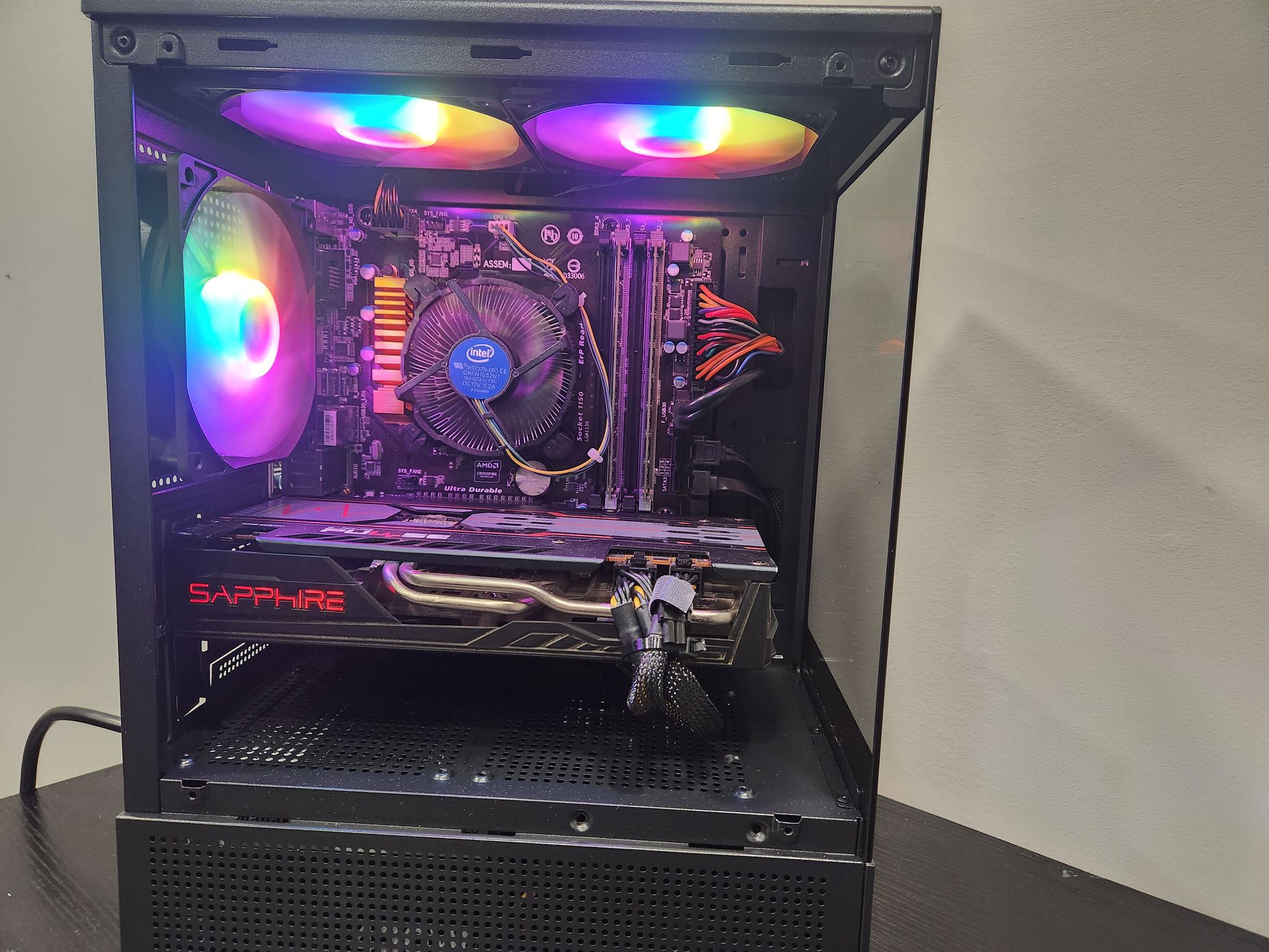 Budget Steam Machine RX 5700 XT Linux Gaming PC!