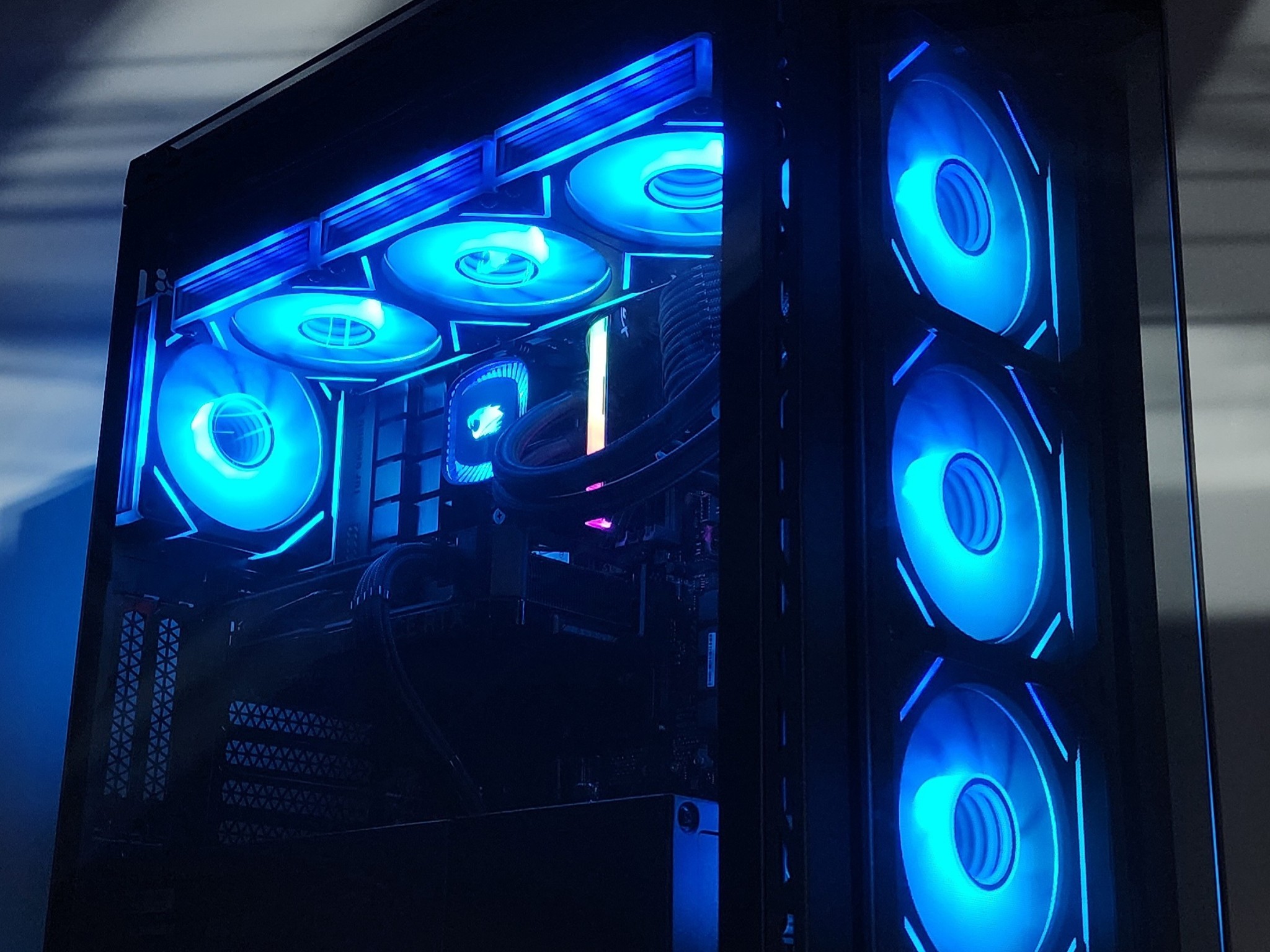 Gaming PC Ryzen 5 9600X 16GB RAM 1TB SSD RTX 4060 Ti 16GB Windows 11 Computer