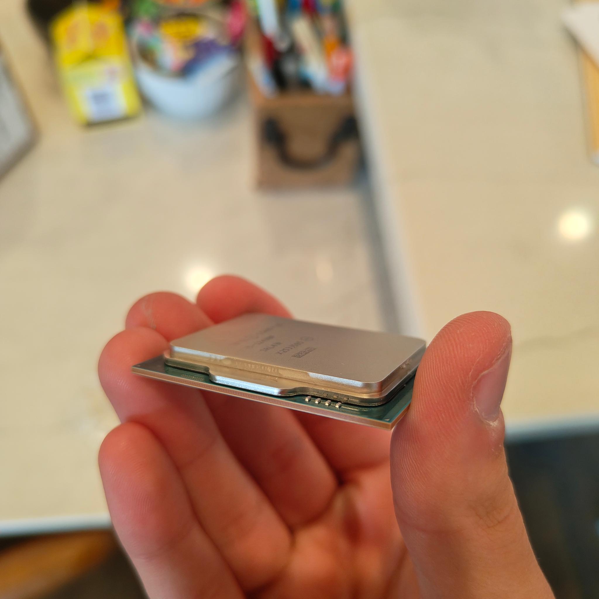 Intel Core i5-12400F (6 Cores, 12 Threads, 4.4Ghz Turbo)