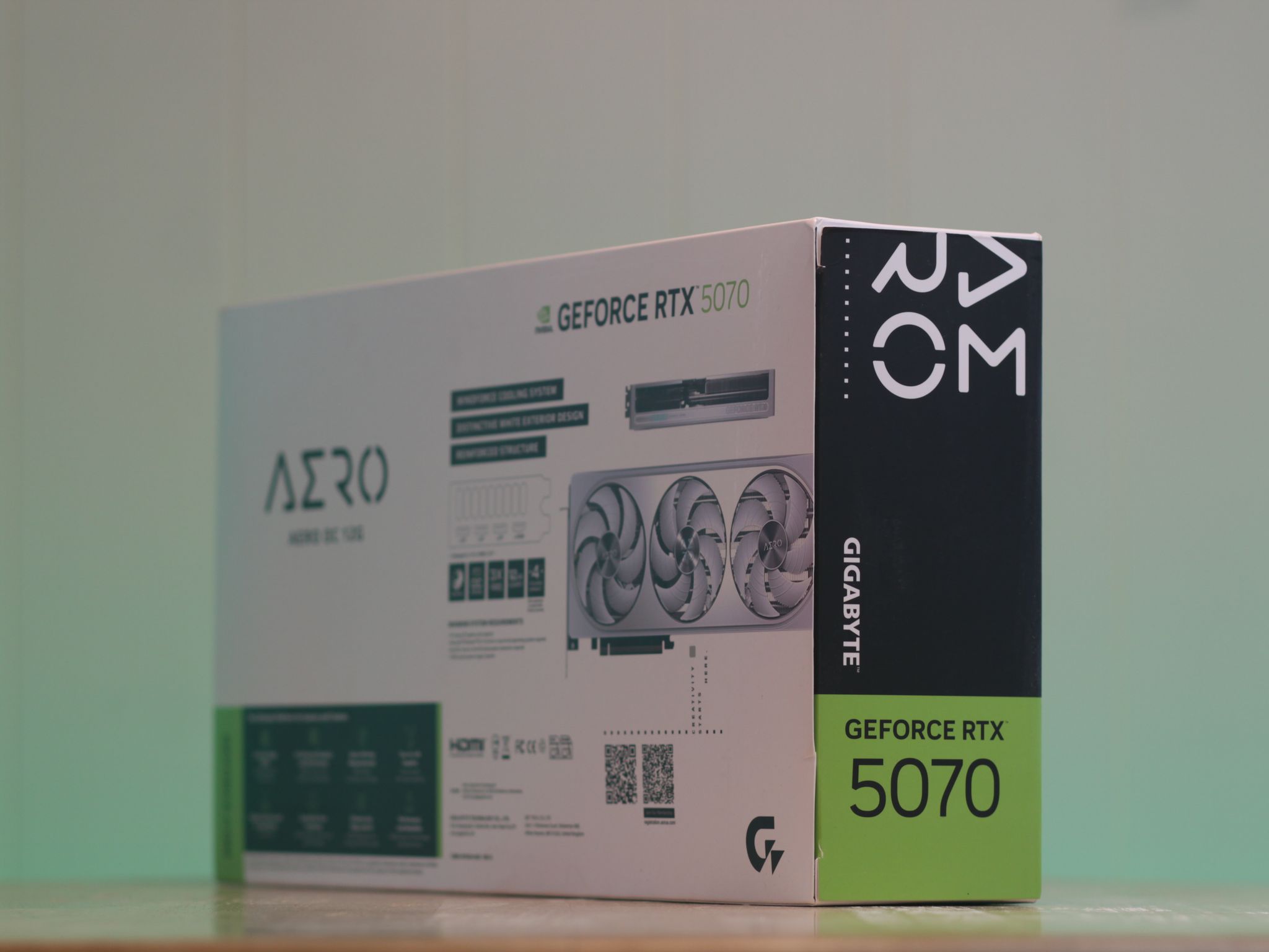 GIGABYTE GeForce RTX 5070 AERO OC 12G