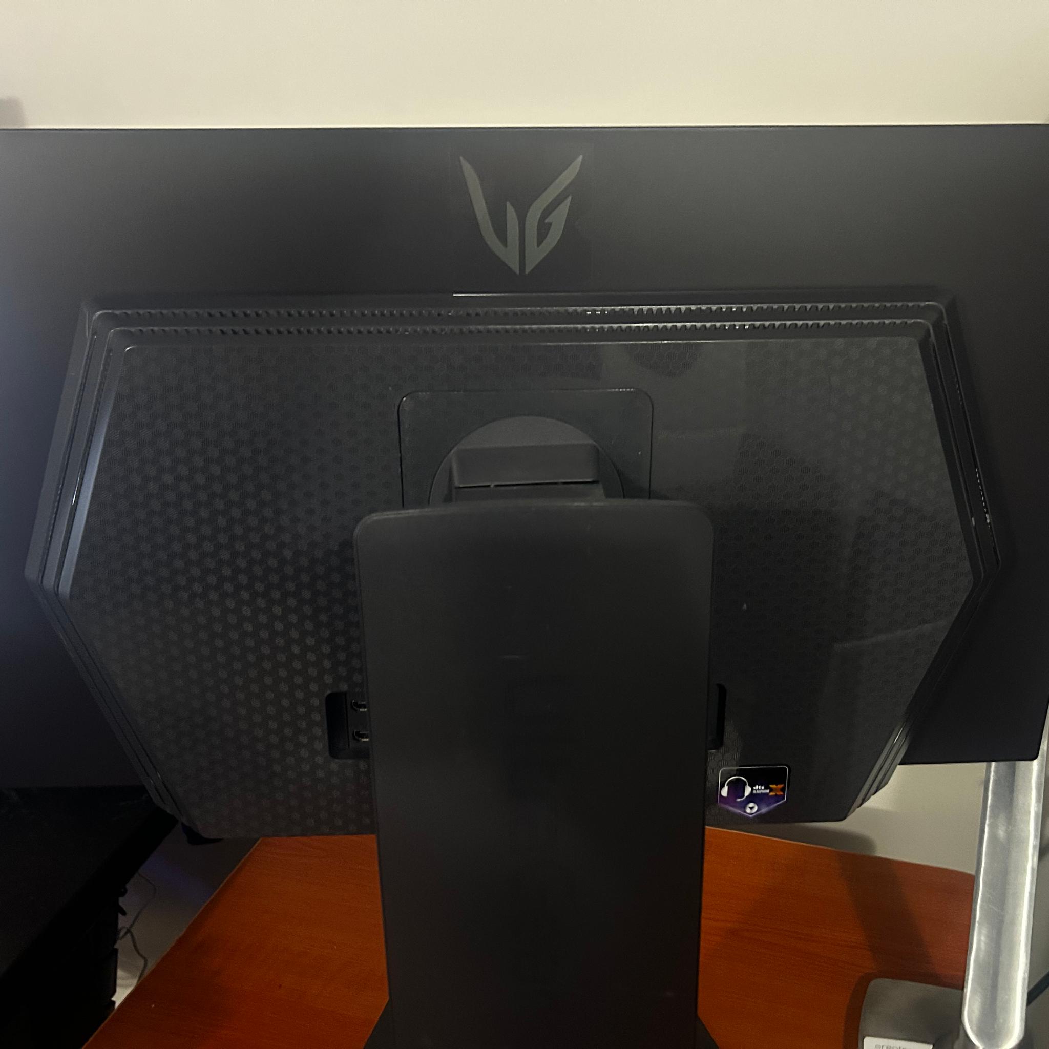 LG UltraGear OLED 27” (480hz Refresh Rate) 2560x1440 (2K) Resolution Gaming Monitor (27GX790A-B)