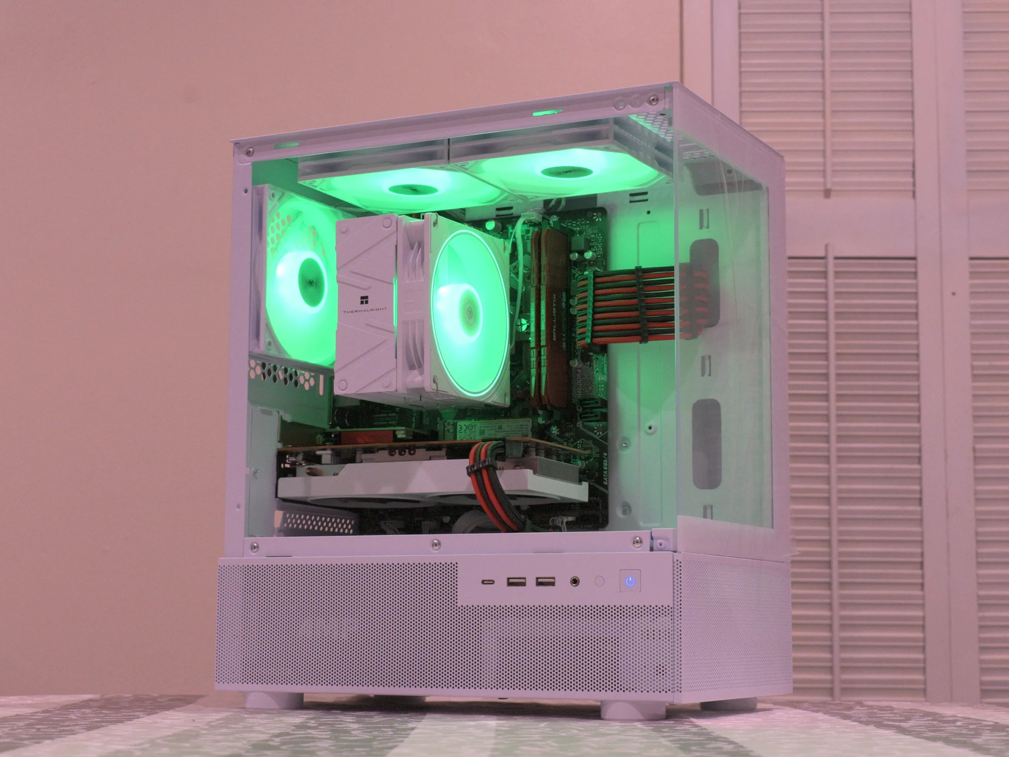 1080p Beast | Ryzen 5 3600 | RX 6600 8GB | 32GB DDR4 | 1TB nVME SSD | 1080p White/Red Gaming PC RGB