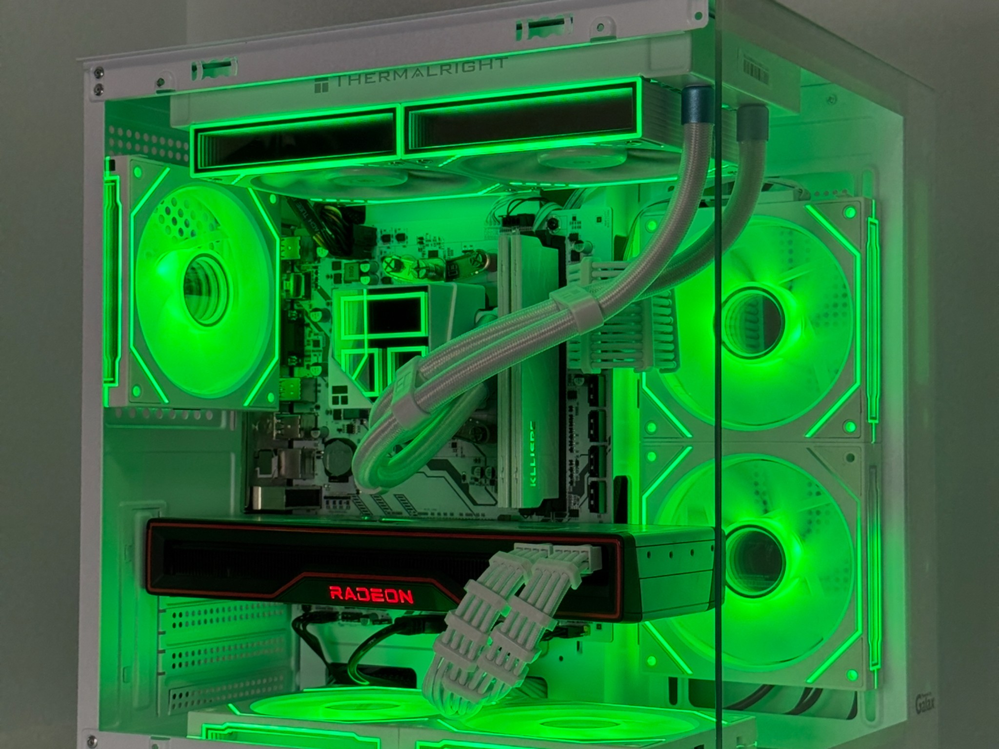 ⚪️WHITEOUT FURY⚪️ 1440p | RX 6800 16GB | RYZEN 5 5600X | 1TB M.2