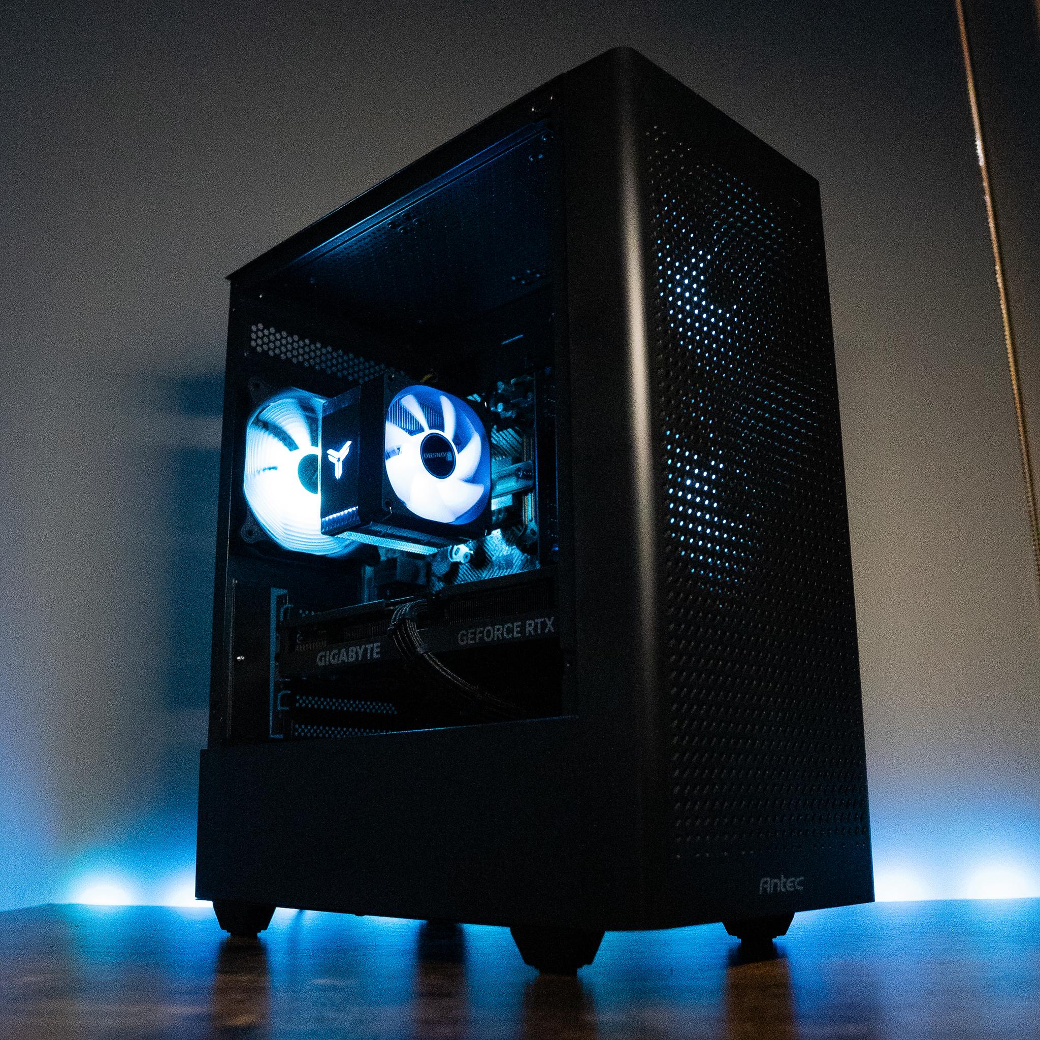 ⛈️❄️ | GIGABYTE RTX 4060 Ti | RYZEN 7 5700X | 32GB DDR4 RAM | 2TB NVME SSD | Arctic Snow