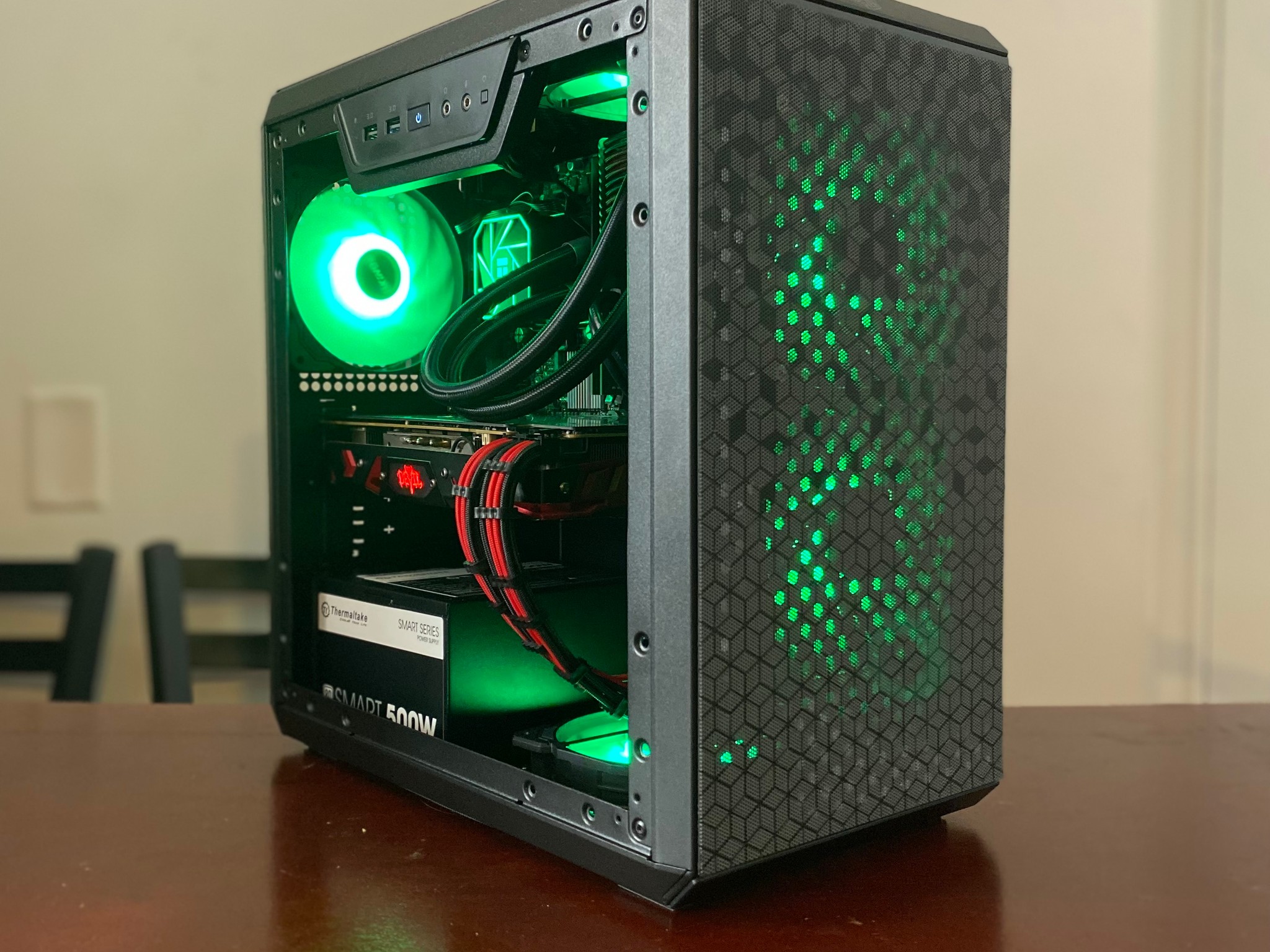 i5 8600 | RX 580 | 16gb | Liquid Cooled RGB gaming PC