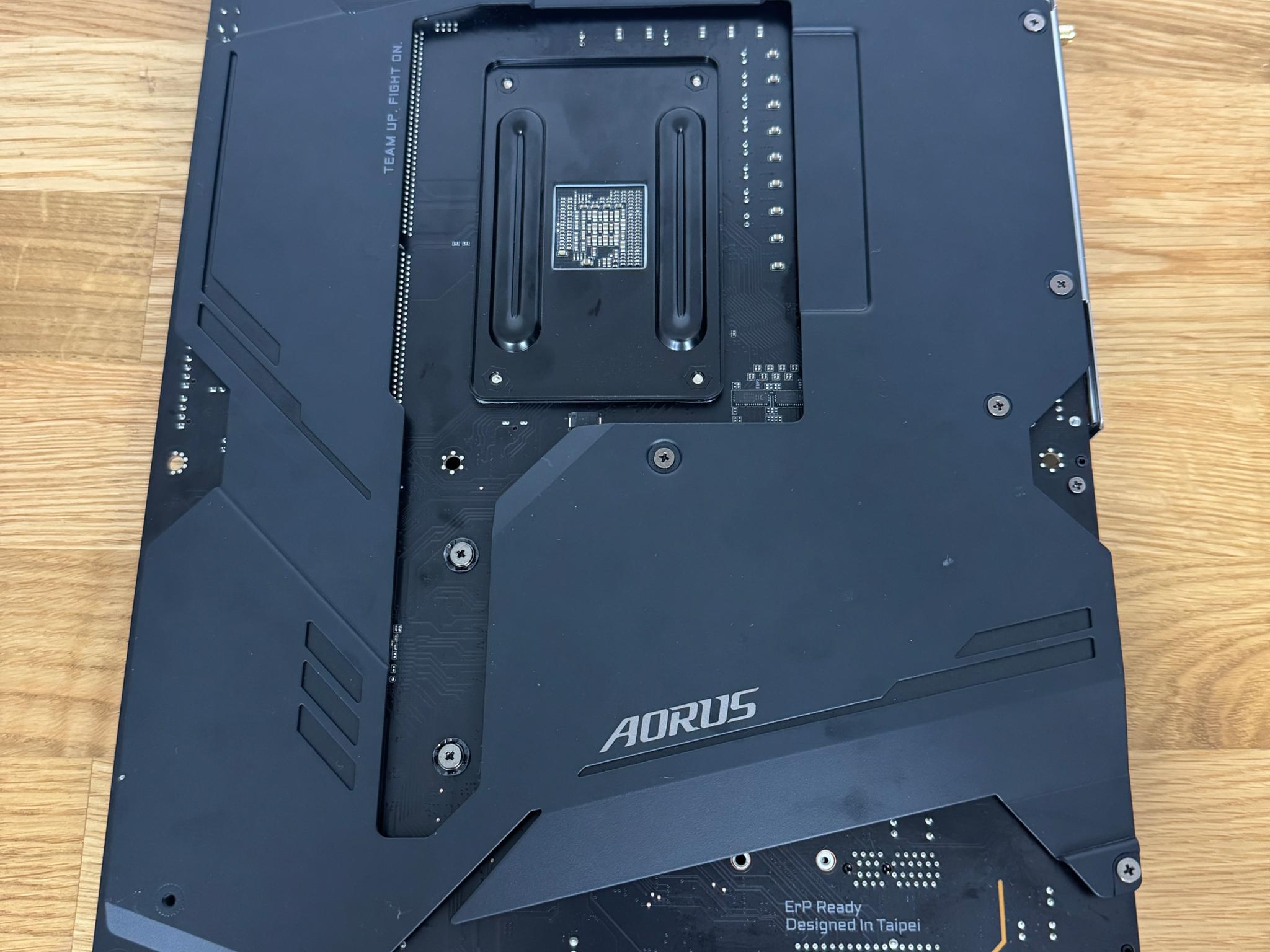 GIGABYTE X570 AORUS Master 6x SATA III DDR4-3200 PCIe 4.0 Motherboard