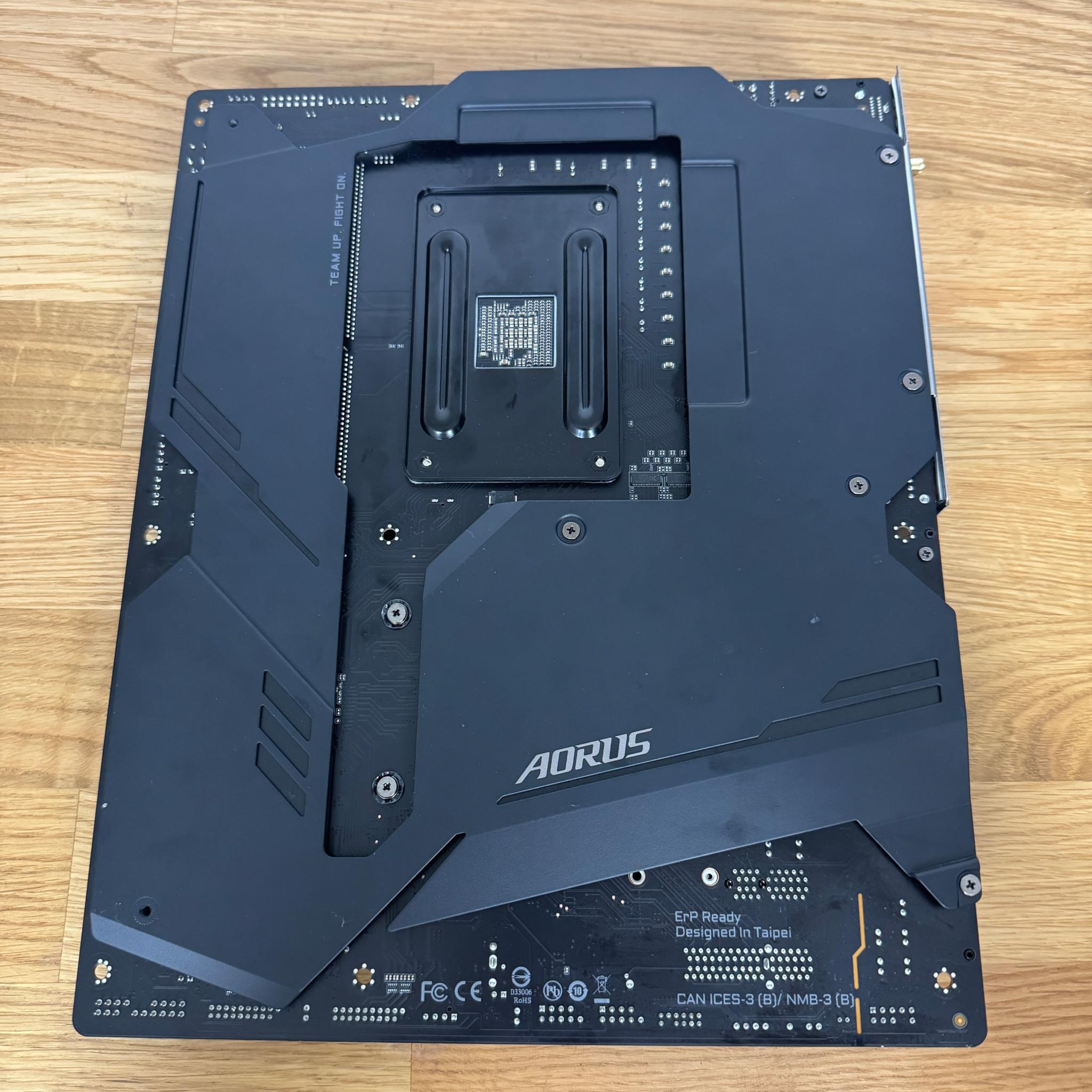 GIGABYTE X570 AORUS Master 6x SATA III DDR4-3200 PCIe 4.0 Motherboard