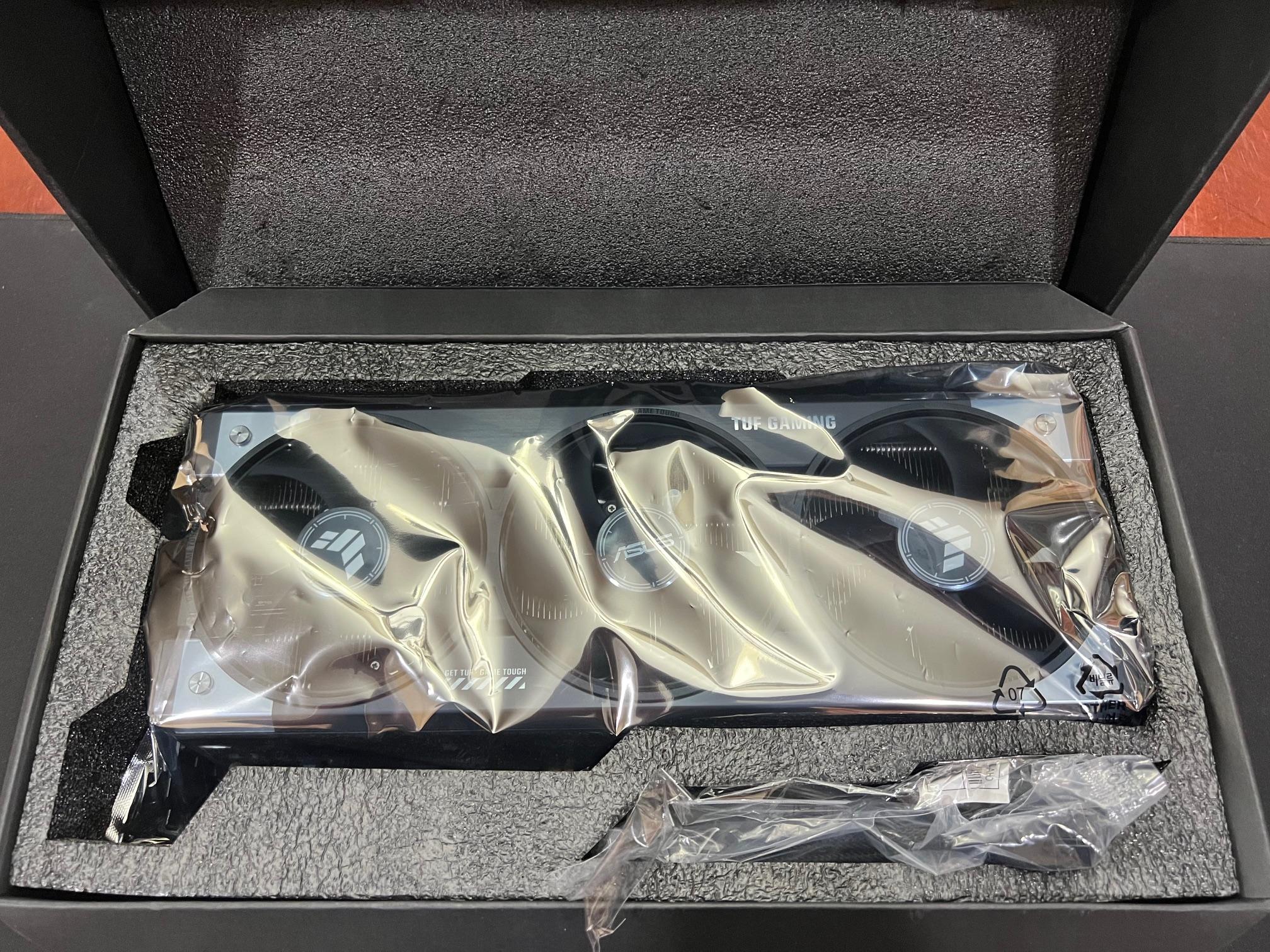 ASUS TUF Gaming GeForce RTX 5090 OC Edition