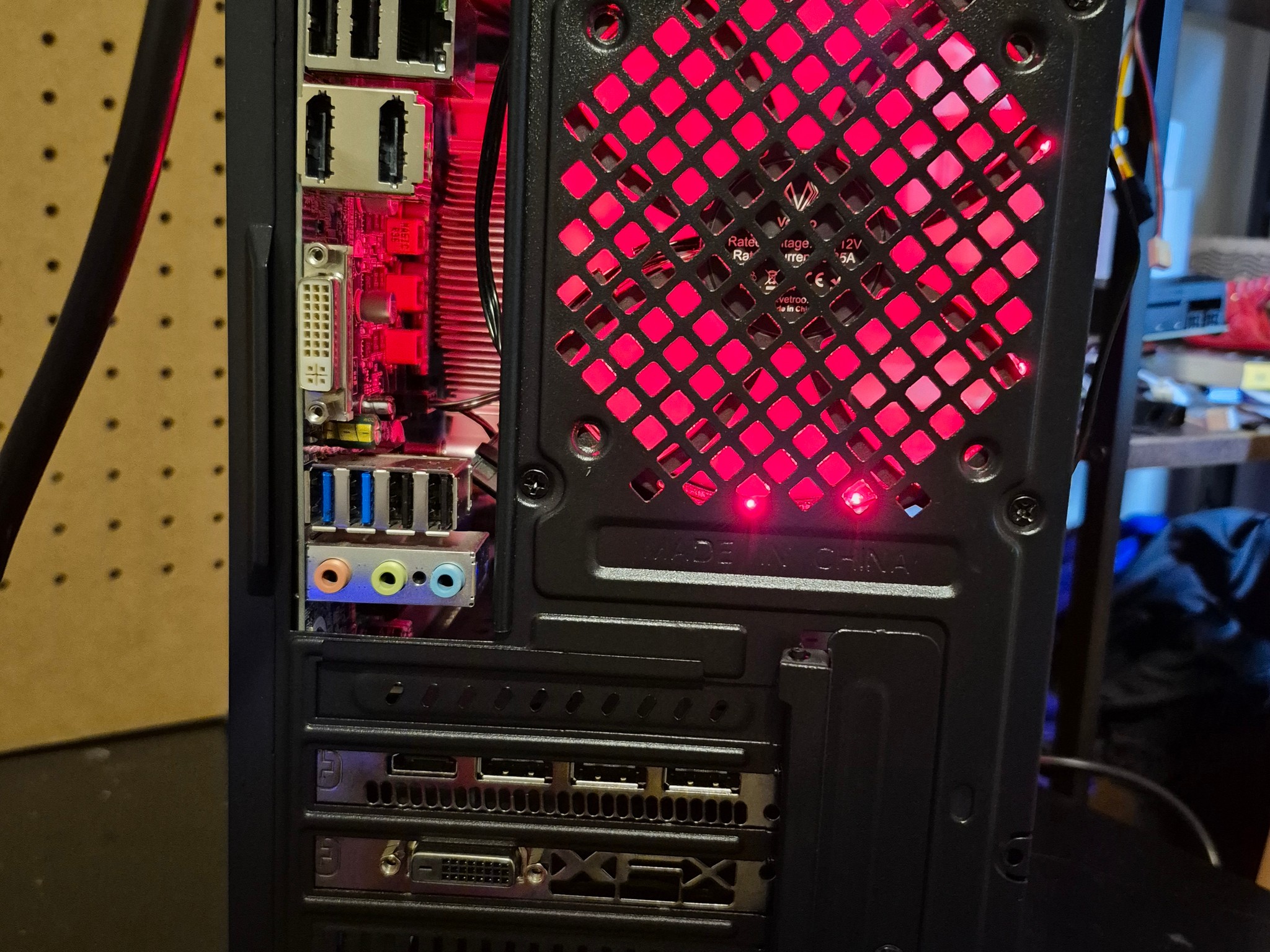100 FPS Fortnite | i5-4570, 16GB RAM, 500GB SSD, RX 580 8GB, RGB, Wifi
