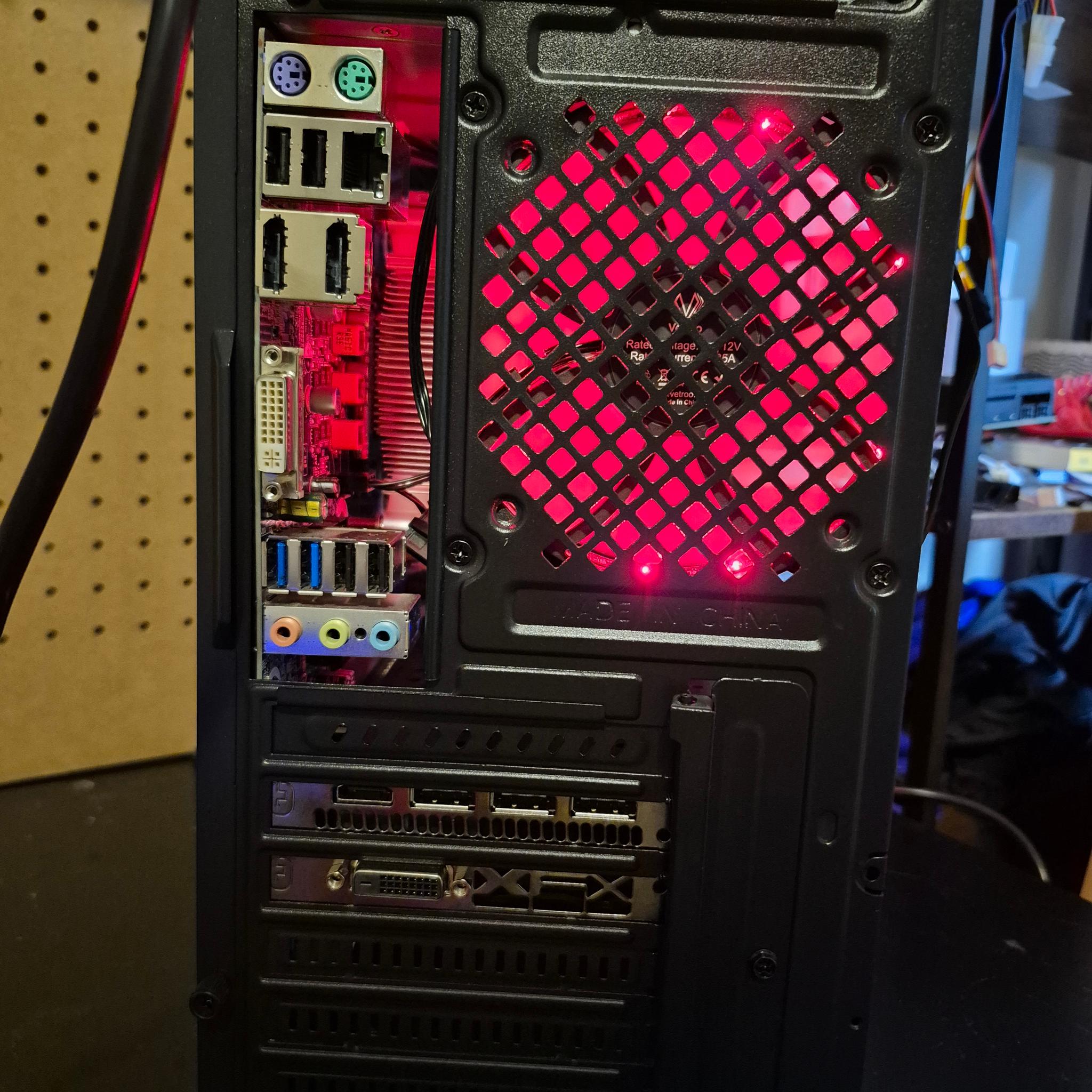 100 FPS Fortnite | i5-4570, 16GB RAM, 500GB SSD, RX 580 8GB, RGB, Wifi