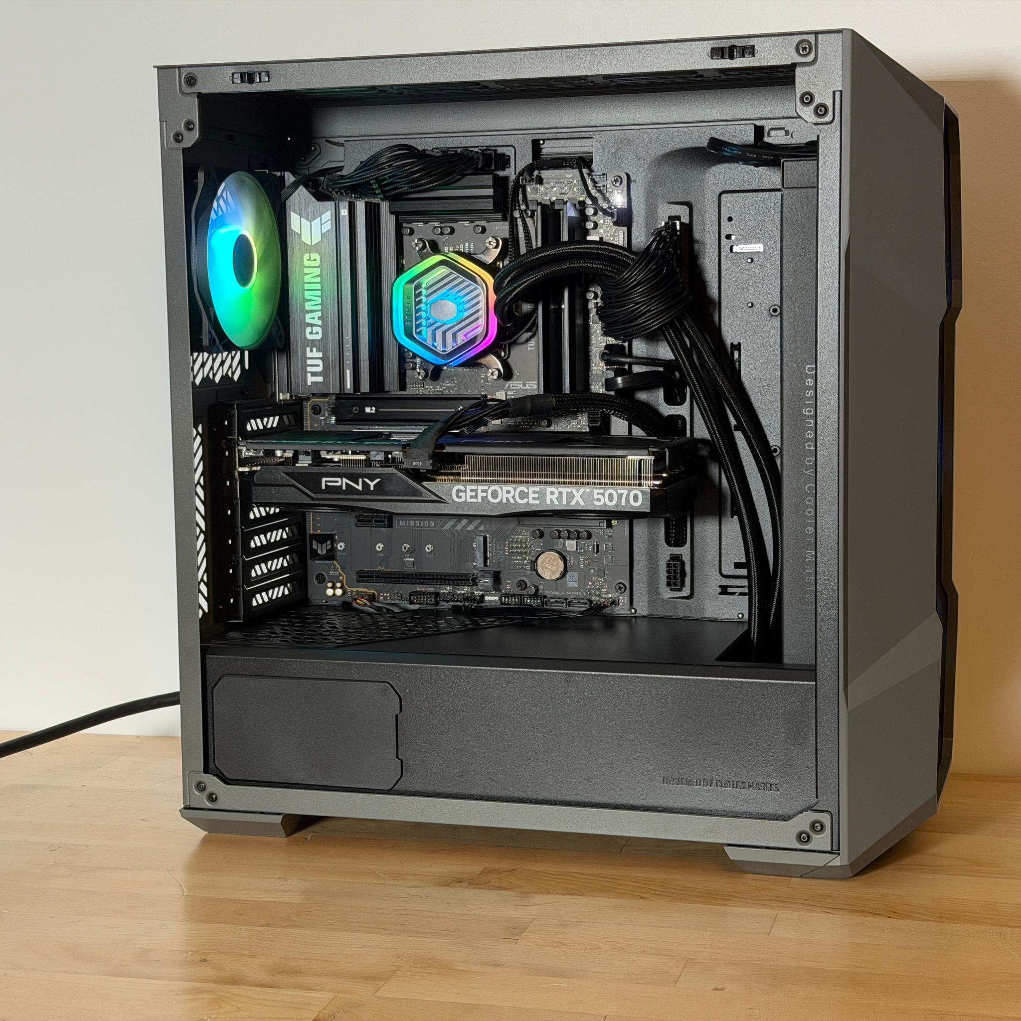 RTX 5070 Ryzen 7 9700x Gaming PC