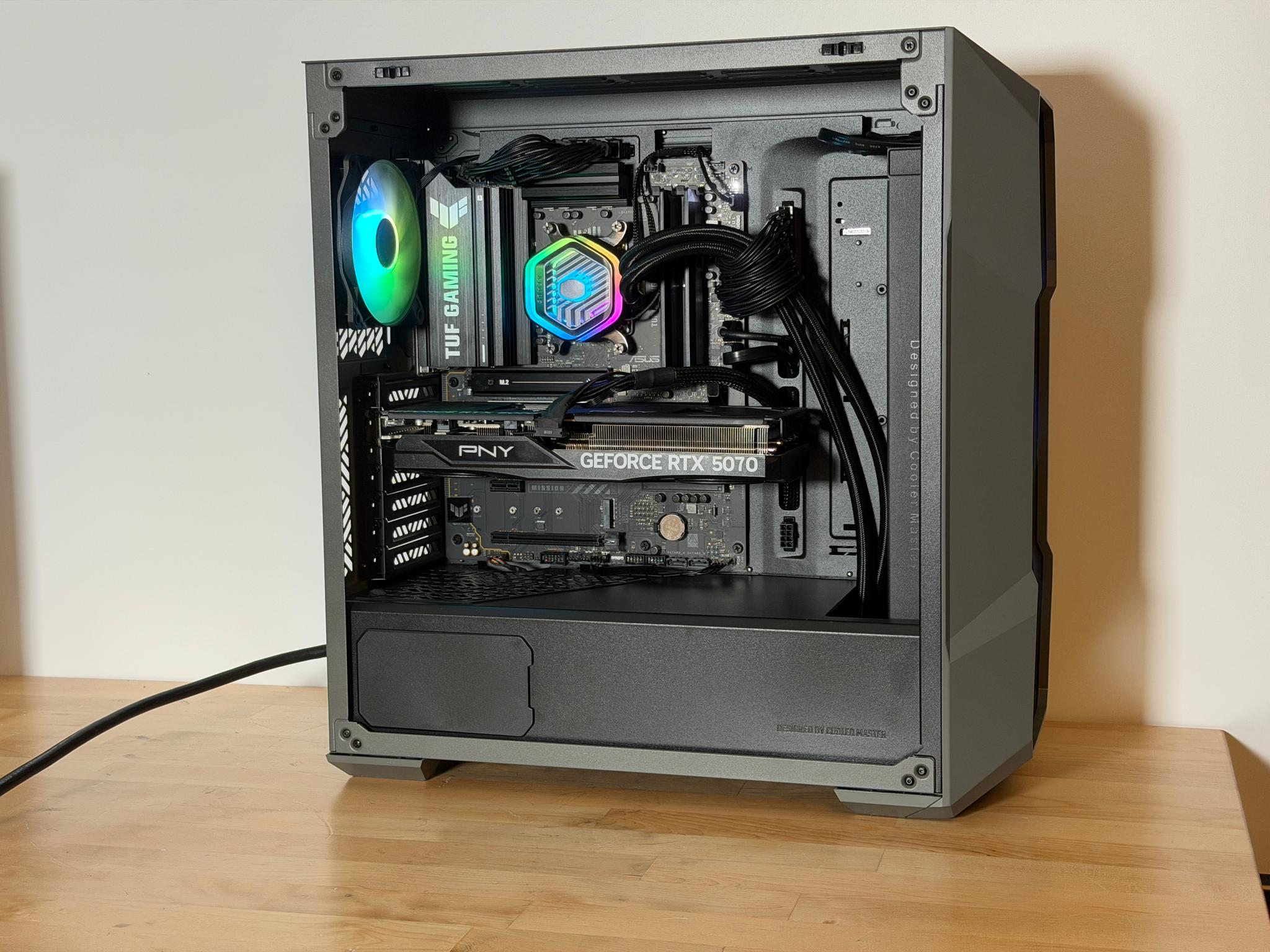RTX 5070 Ryzen 7 9700x Gaming PC