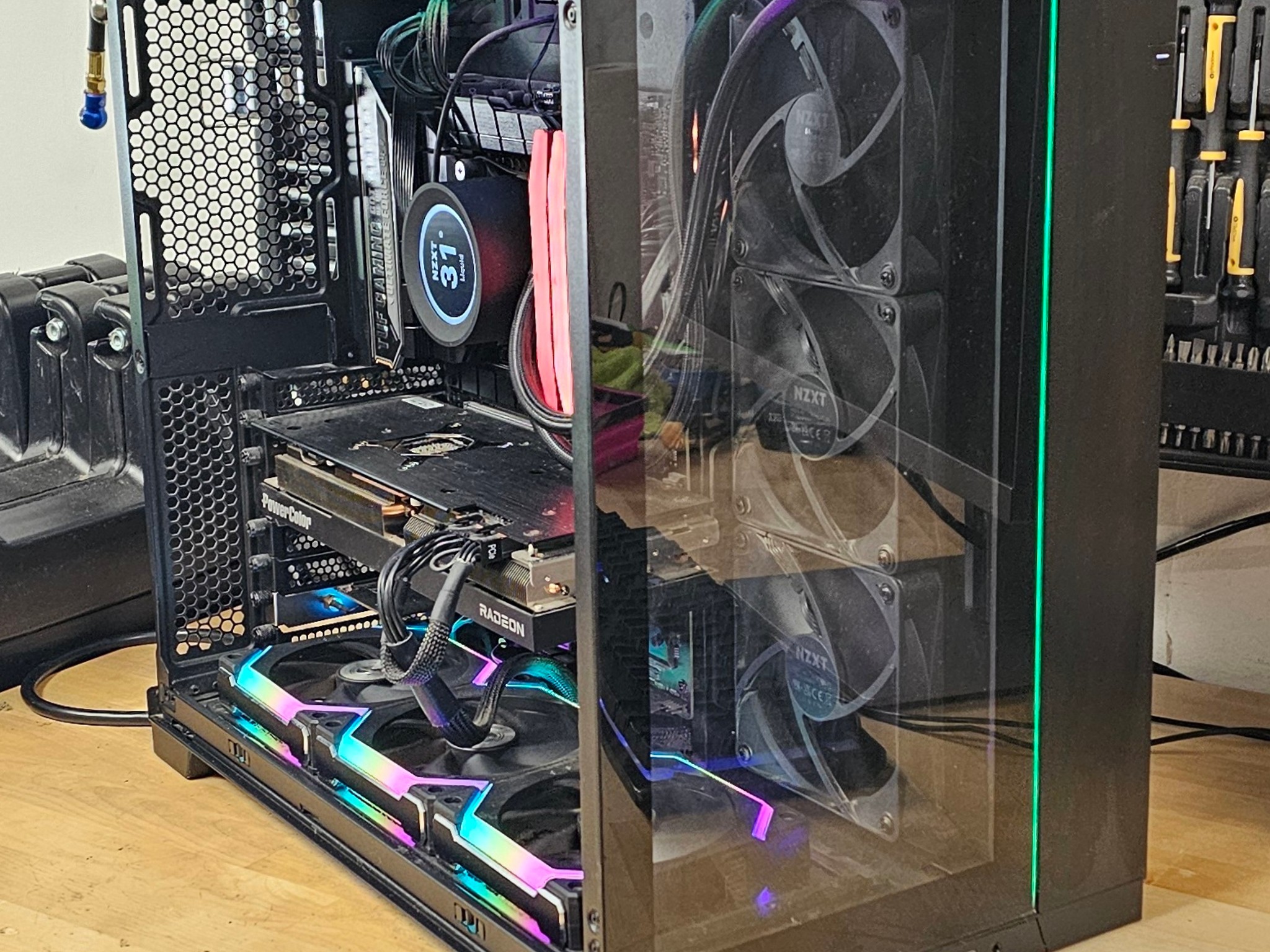 Lian Li PC Case 489 w\ Tempered Glass and 6 RGB Fans