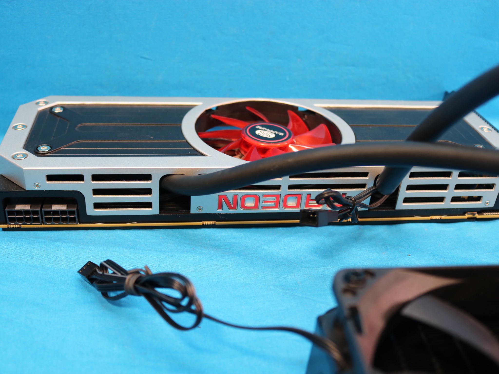 Sapphire AMD Radeon R9 295X2 8GB GDDR5 PCIe 3.0 x16 Desktop GPU - 4084642757