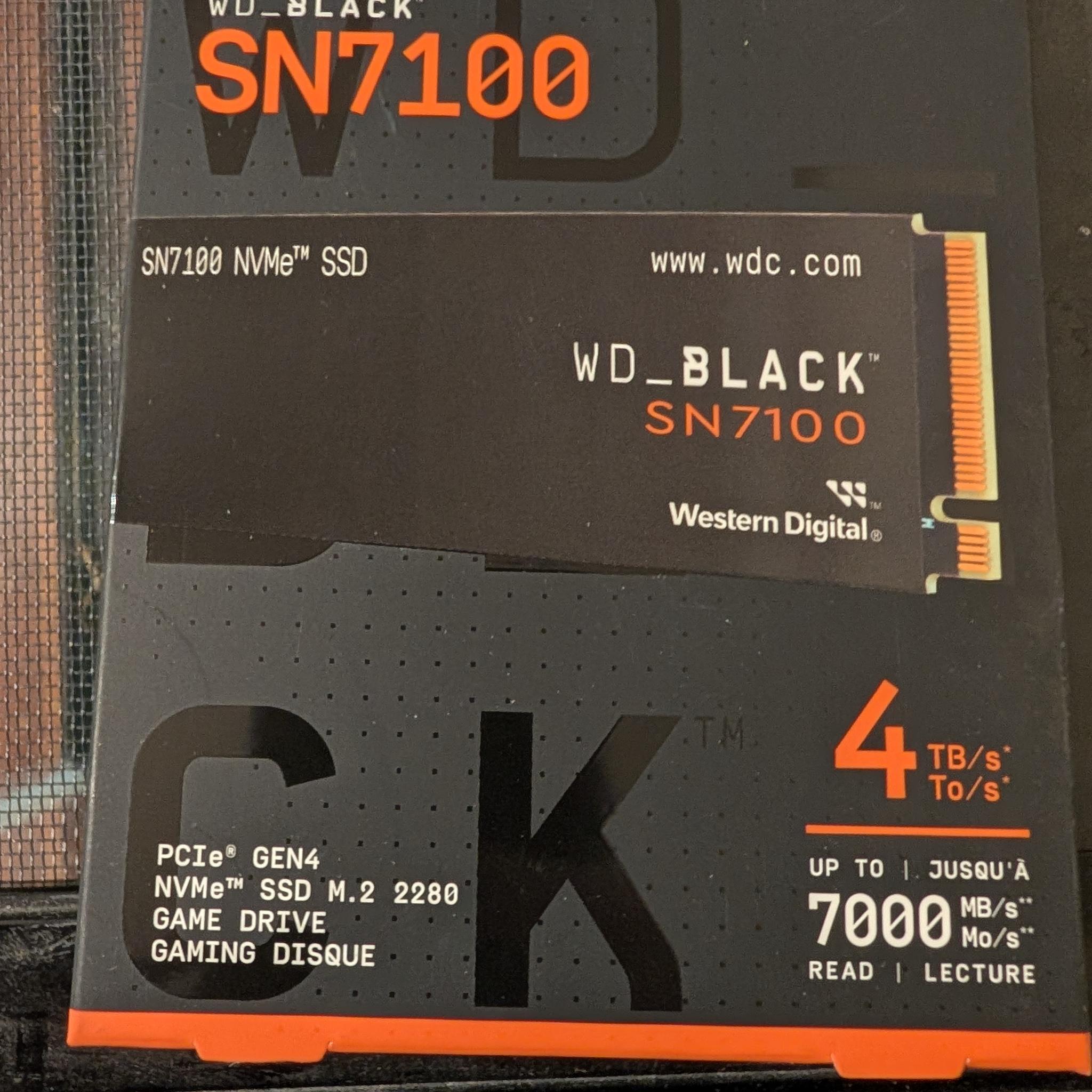 Western Digital WD_BLACK SN7100 4TB NVMe PCIe Gen4 M.2 2280 SSD DRAM