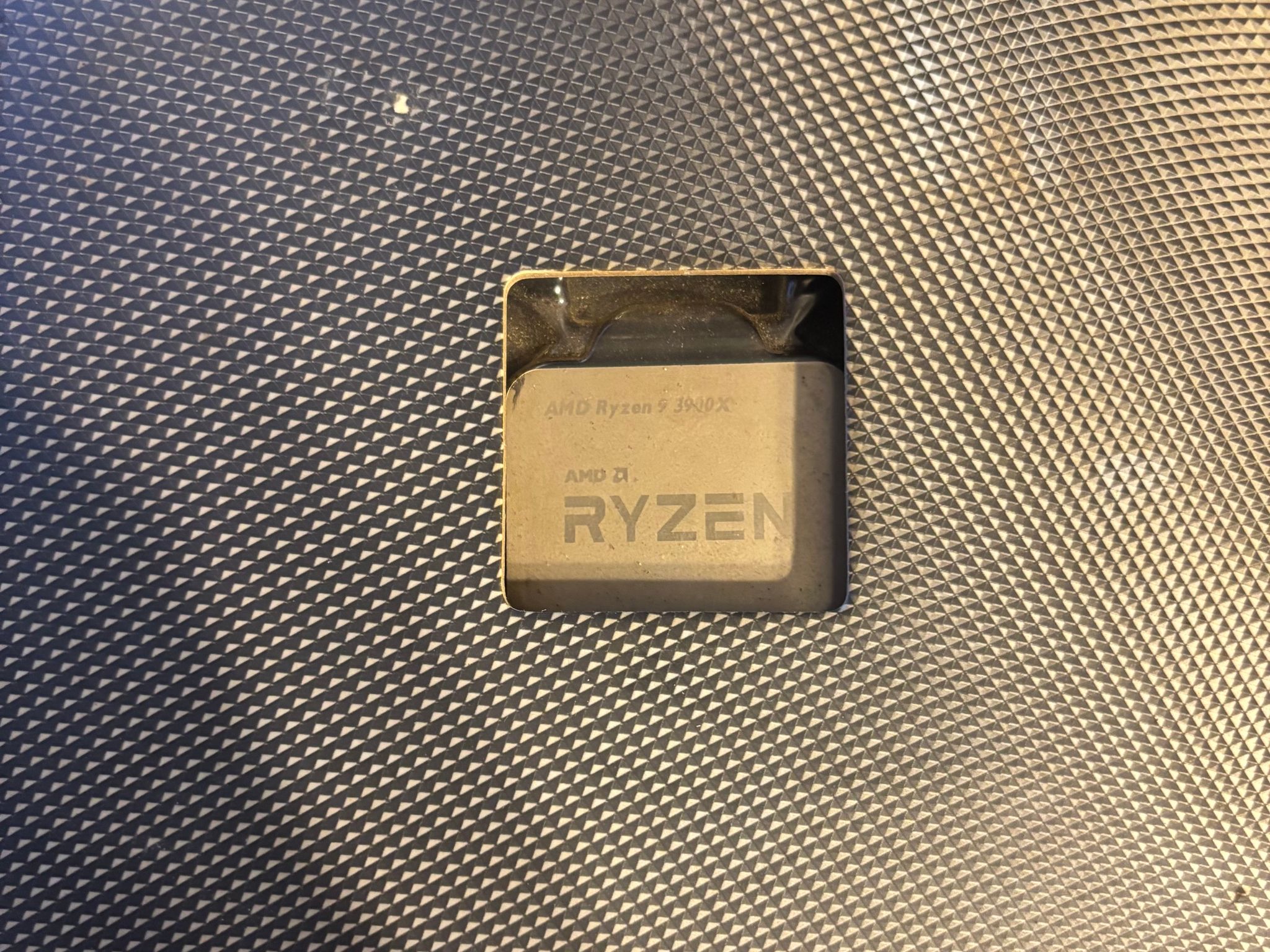 AMD Ryzen 9 3900X