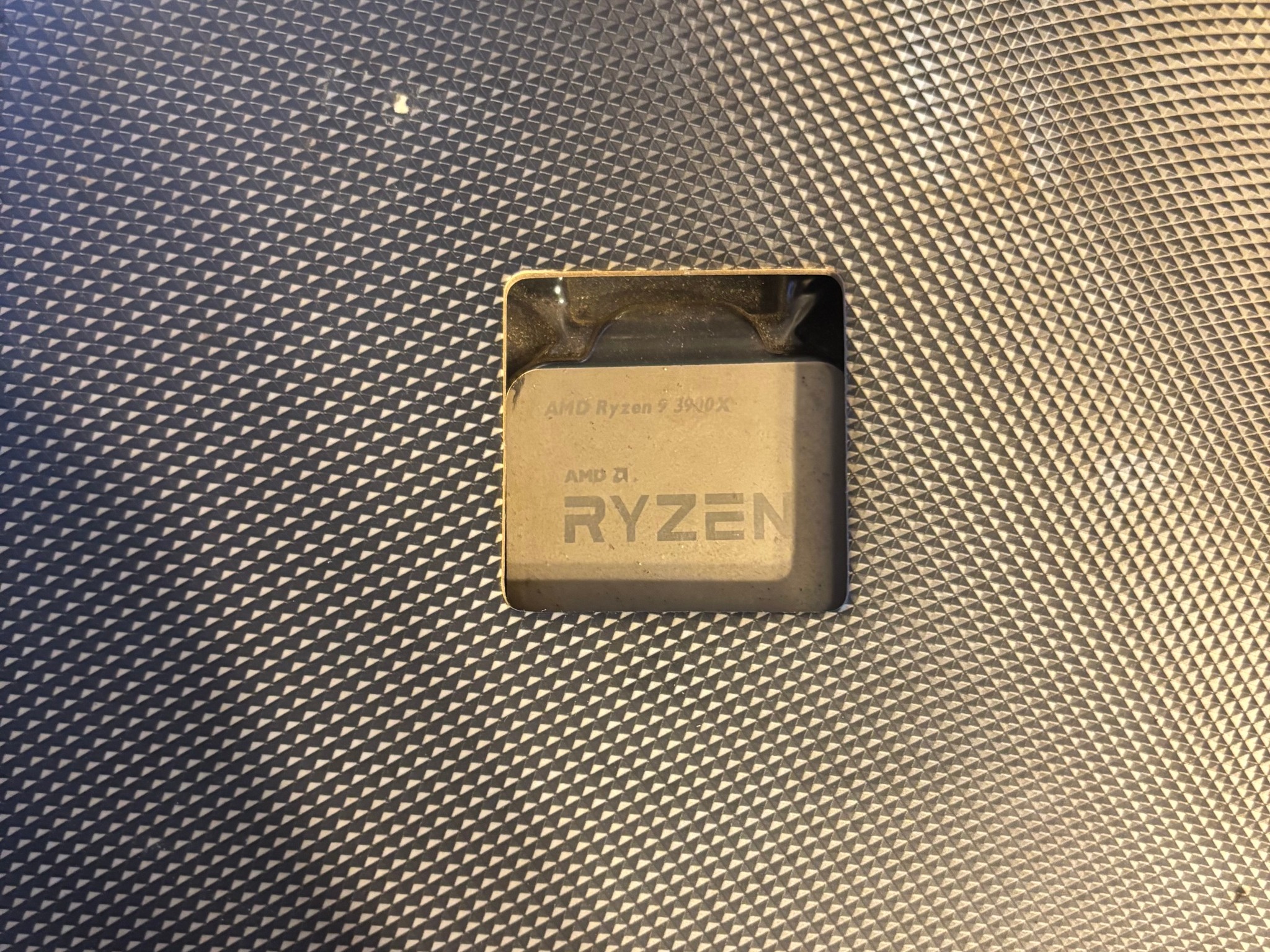 AMD Ryzen 9 3900X