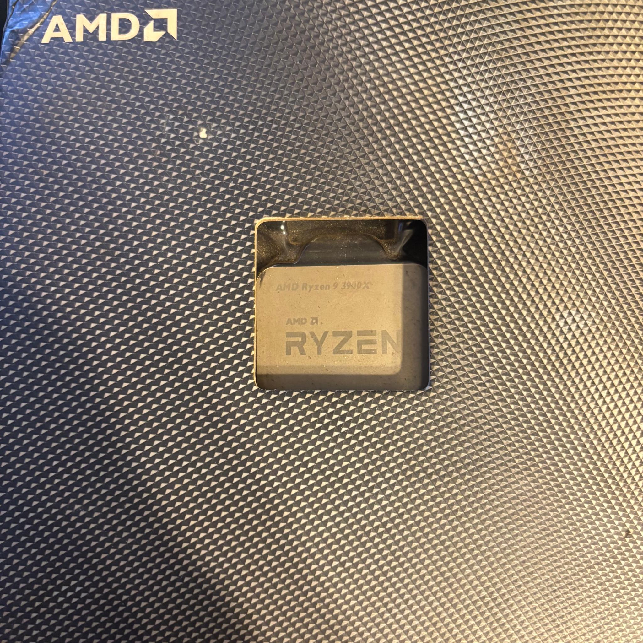 AMD Ryzen 9 3900X