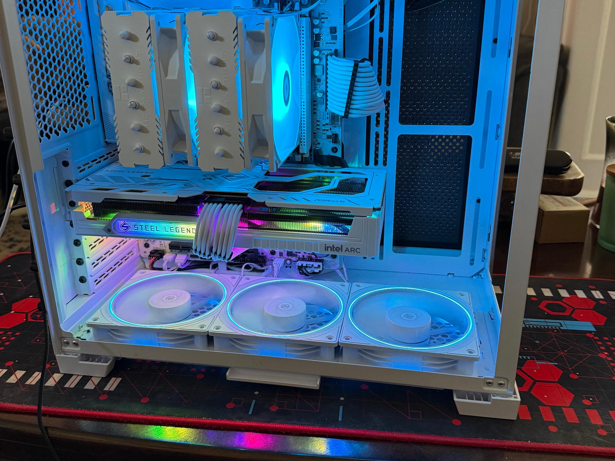 Custom White Intel Arc B580 with AMD 9600X