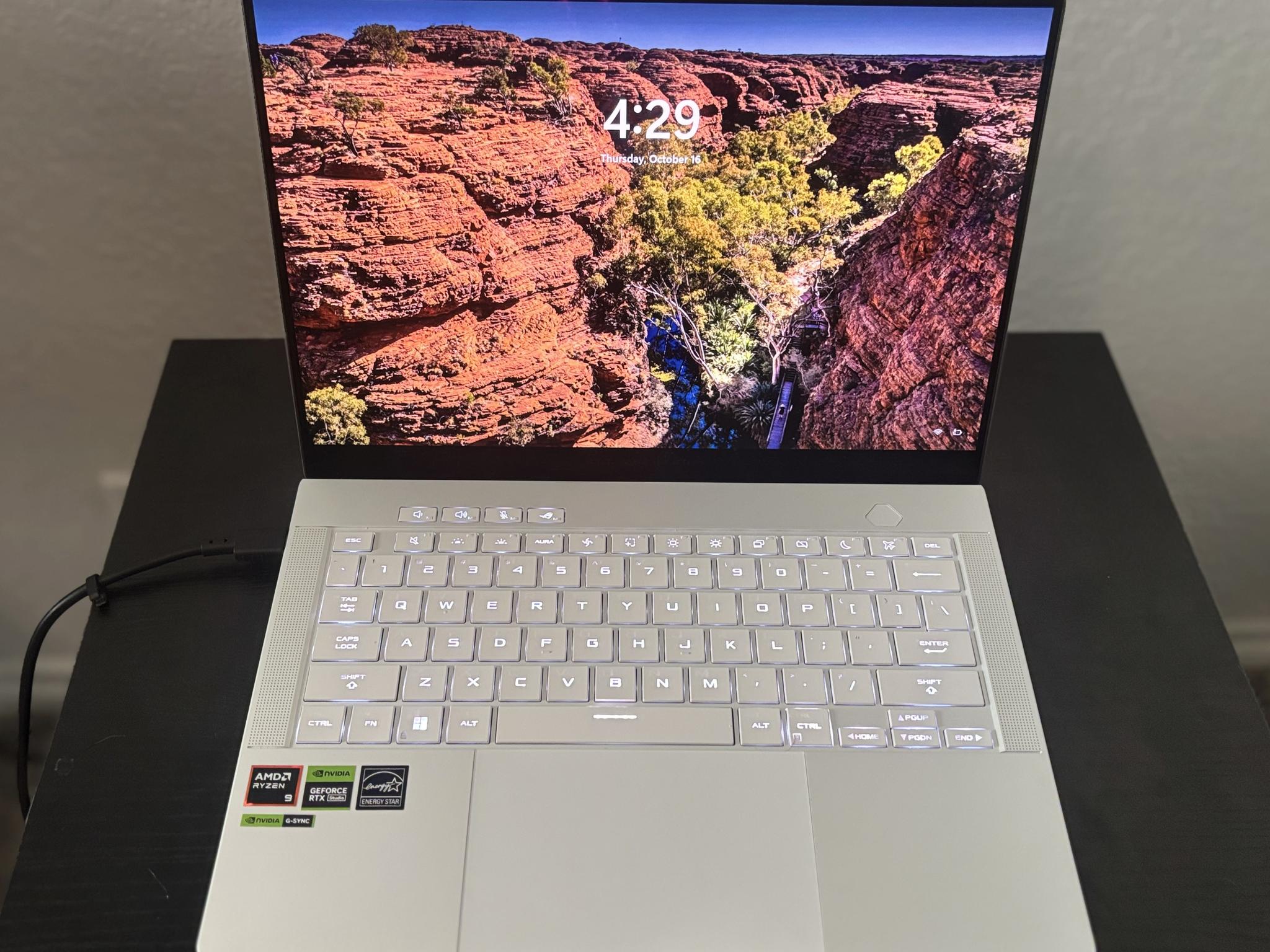 ASUS ROG Zephyrus G14 (Platinum White) – Ryzen 9 / RTX 4060 Gaming Laptop