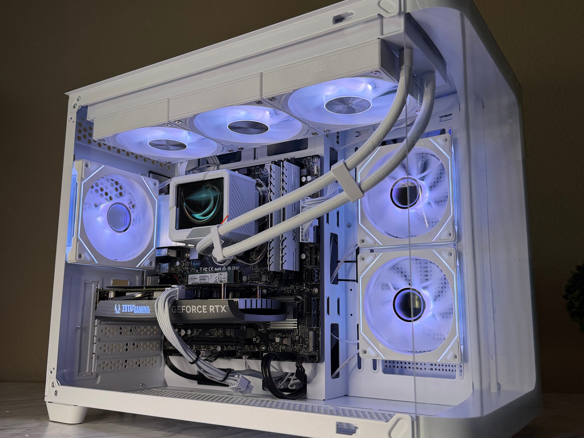 rtx 4060 | ryzen 7 3800x | 512gb | 16gb ram| gaming pc