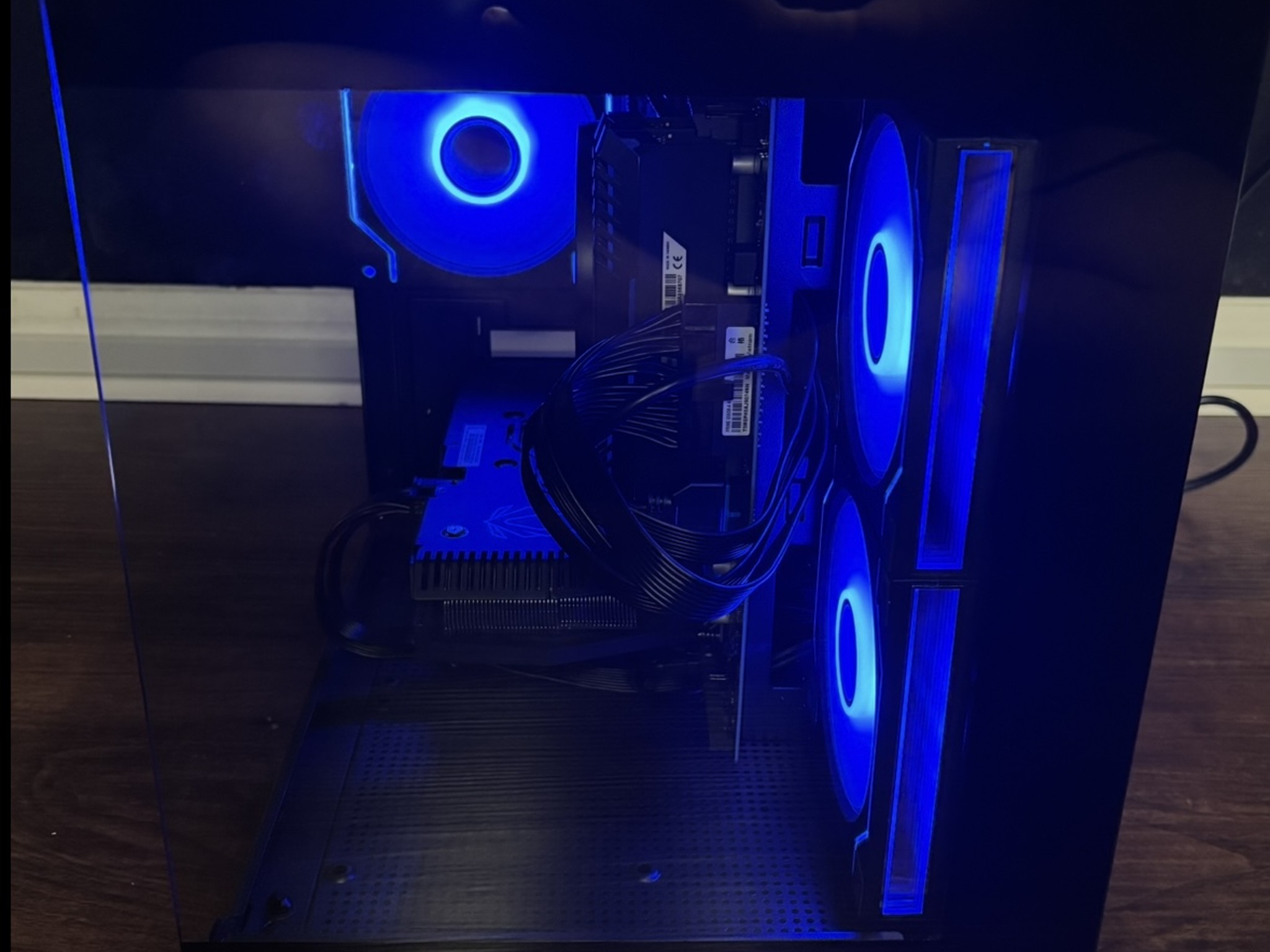 Black Gaming PC (RTX 3060 Ti 8GB + AMD Ryzen 5 5500 + 16GB DDR4 + SSD)