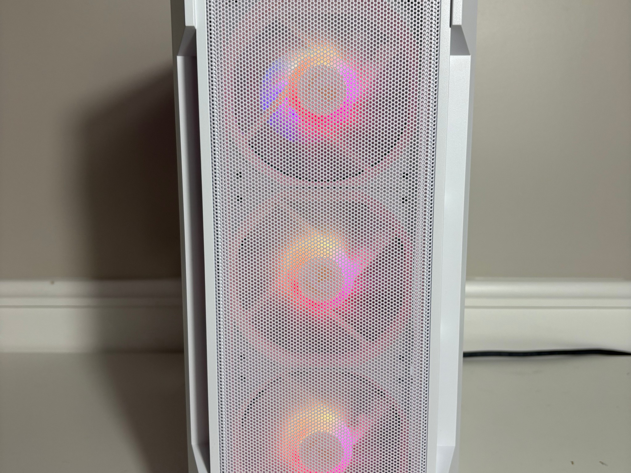 //Frost Gaming PC (V2)// - Ryzen 7 2700, RTX 2060, 16GB Ram, 500GB SSD