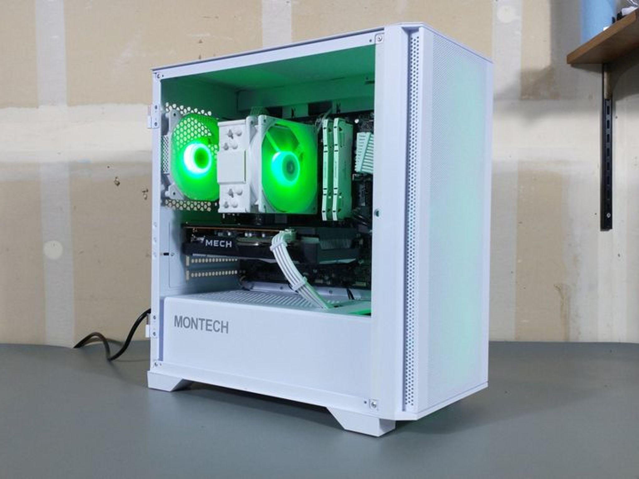 White Mid Range PC Build | Intel i3-12100F | RX 6600 | 16GB DDR4 RAM