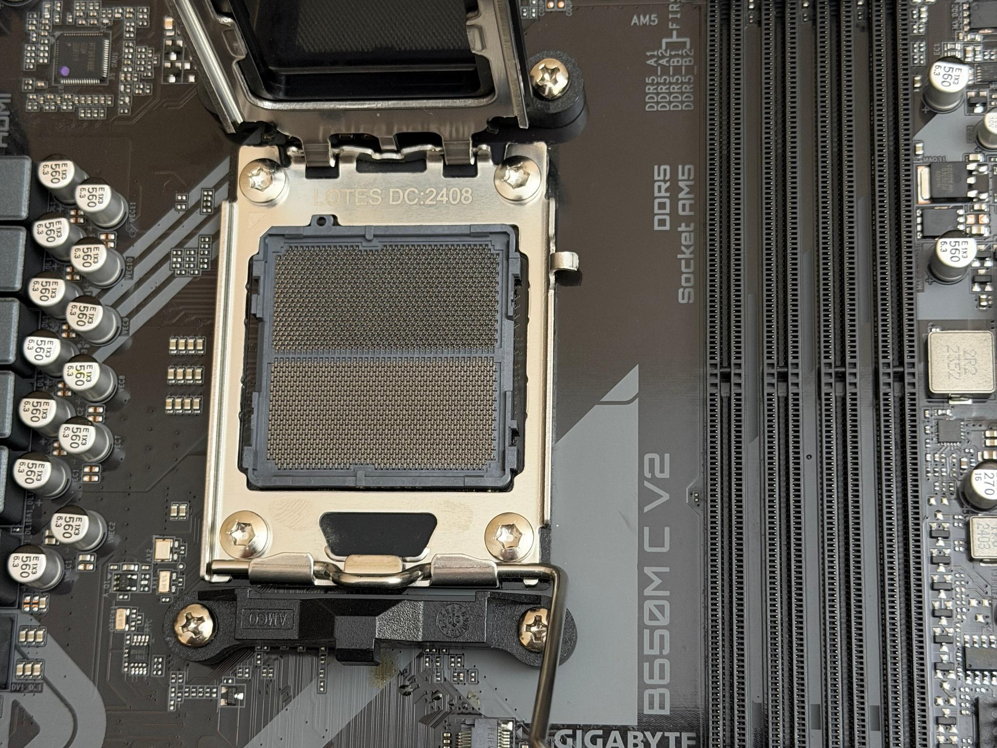 GIGABYTE B650M C V2 - Image 2