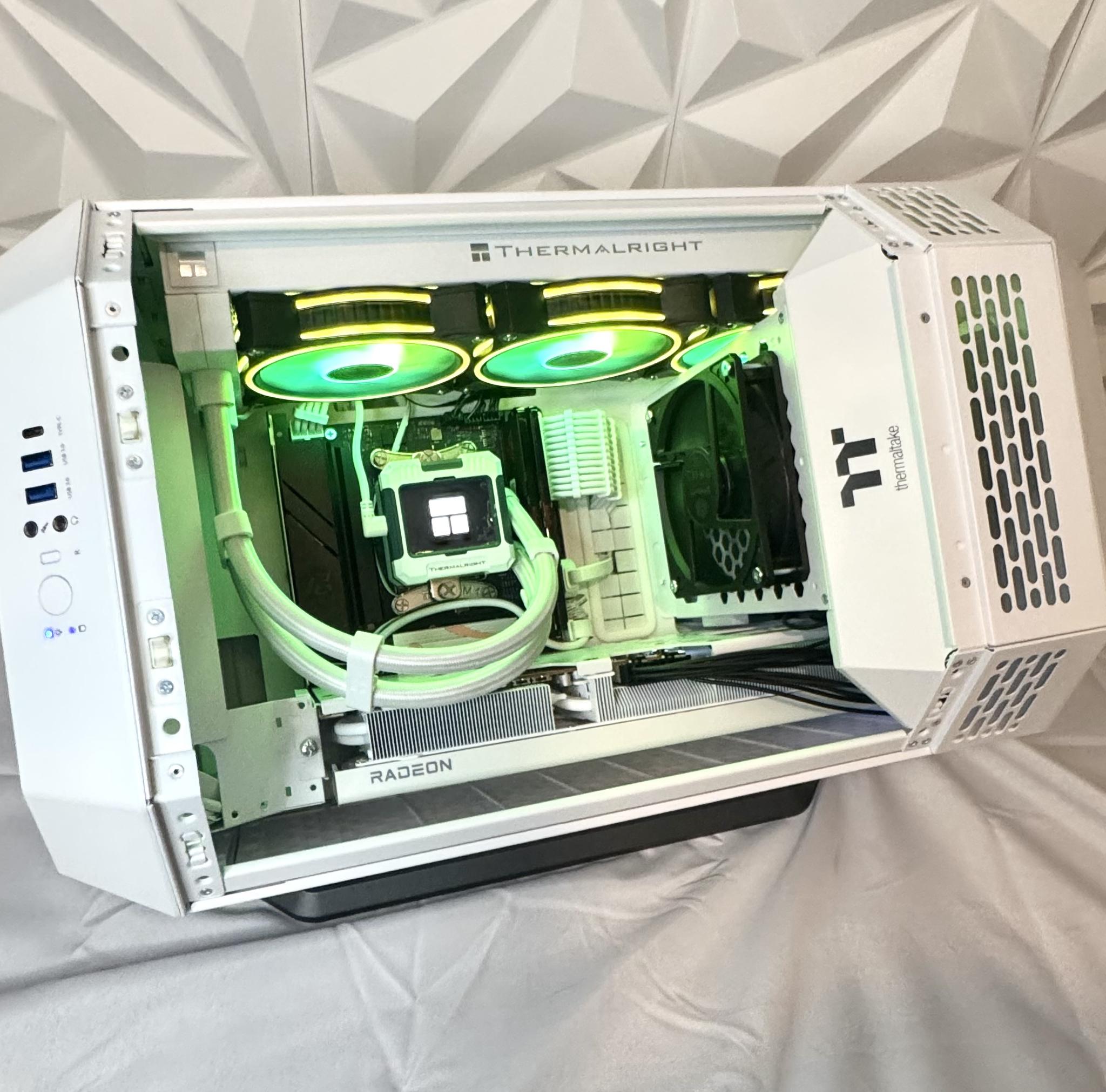 🚀🐰|High-end Gaming Pc| Ryzen 7 9700x, 9070xt, 64gb, 2tb, Wifi