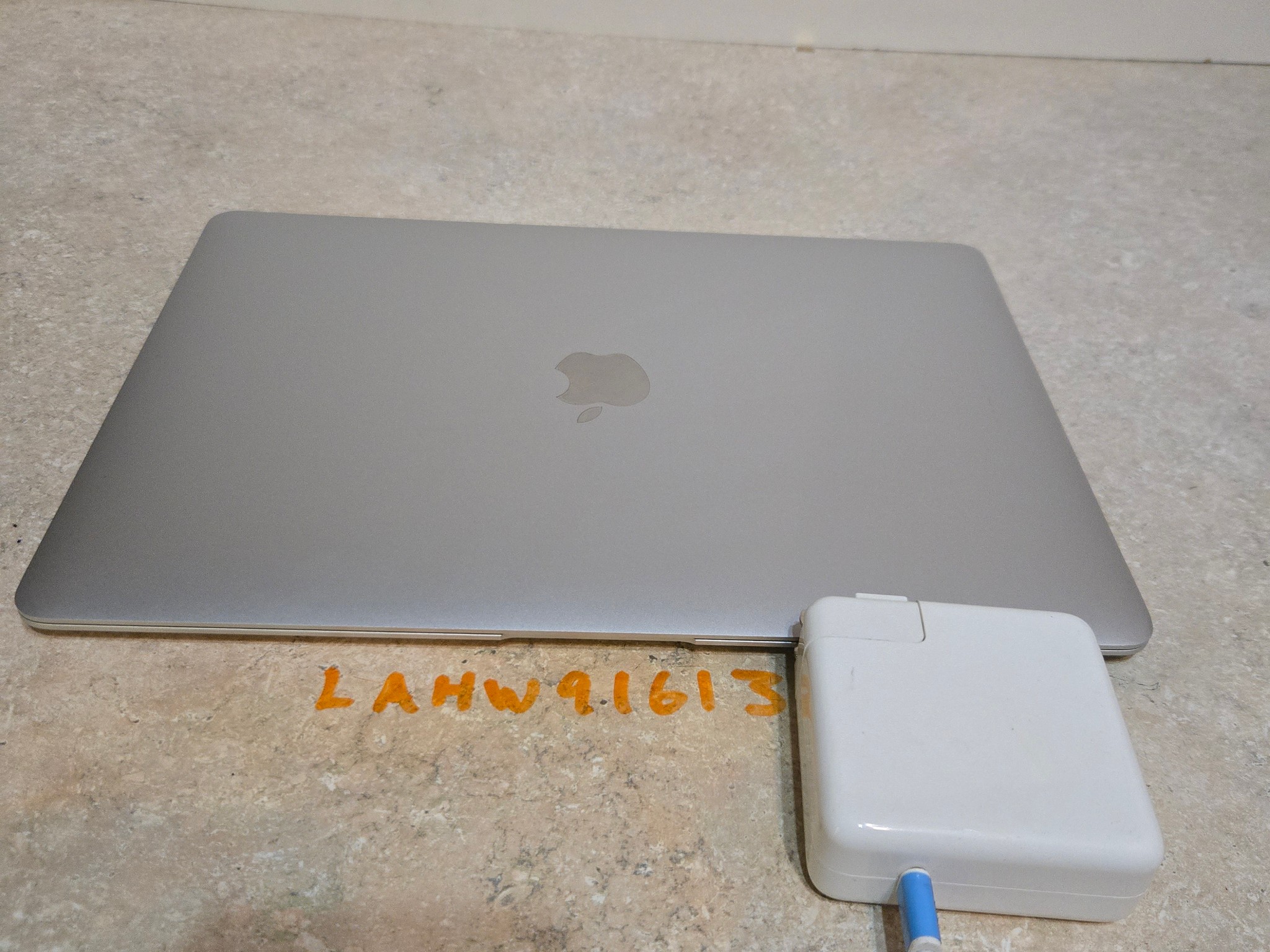 Apple Macbook Air 13 Inch Laptop - 2020 - intel i3 - 256GB SSD - Model A2179