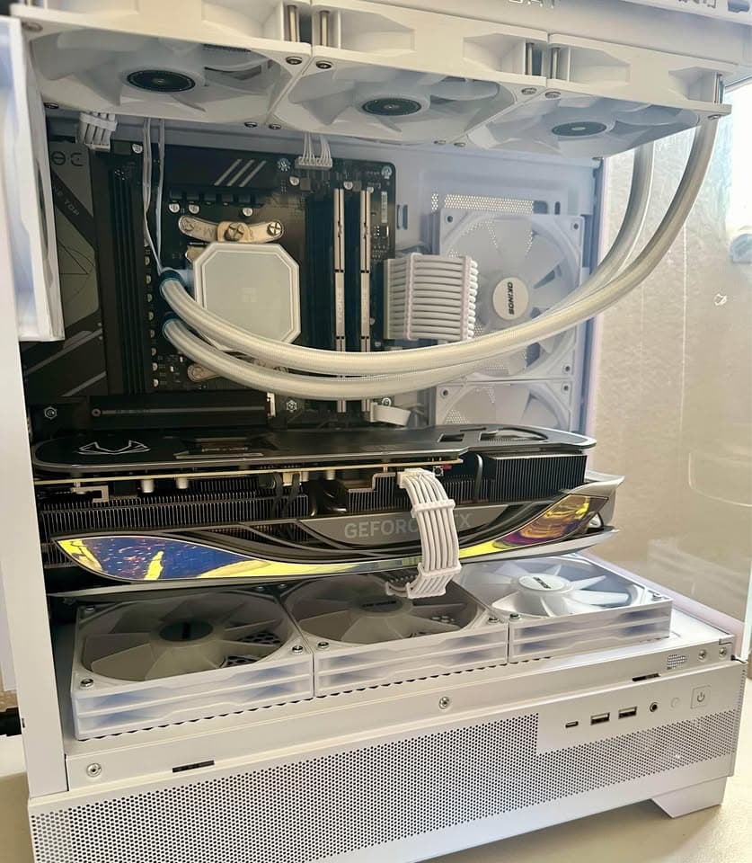 Gaming PC white/silver rtx 4070 ti
