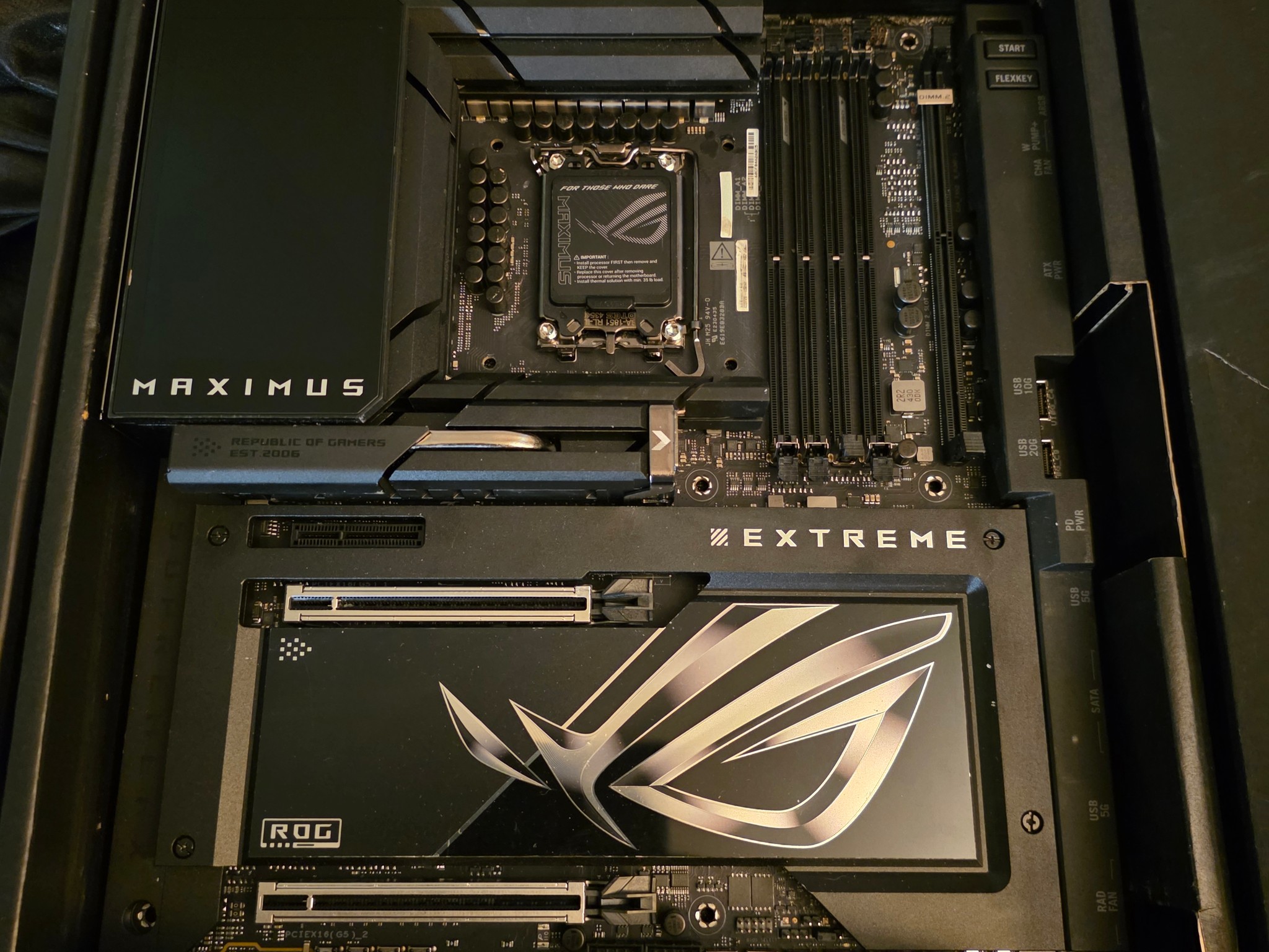 Rog maximus z890 extreme + 265K + 500 GB NMVE