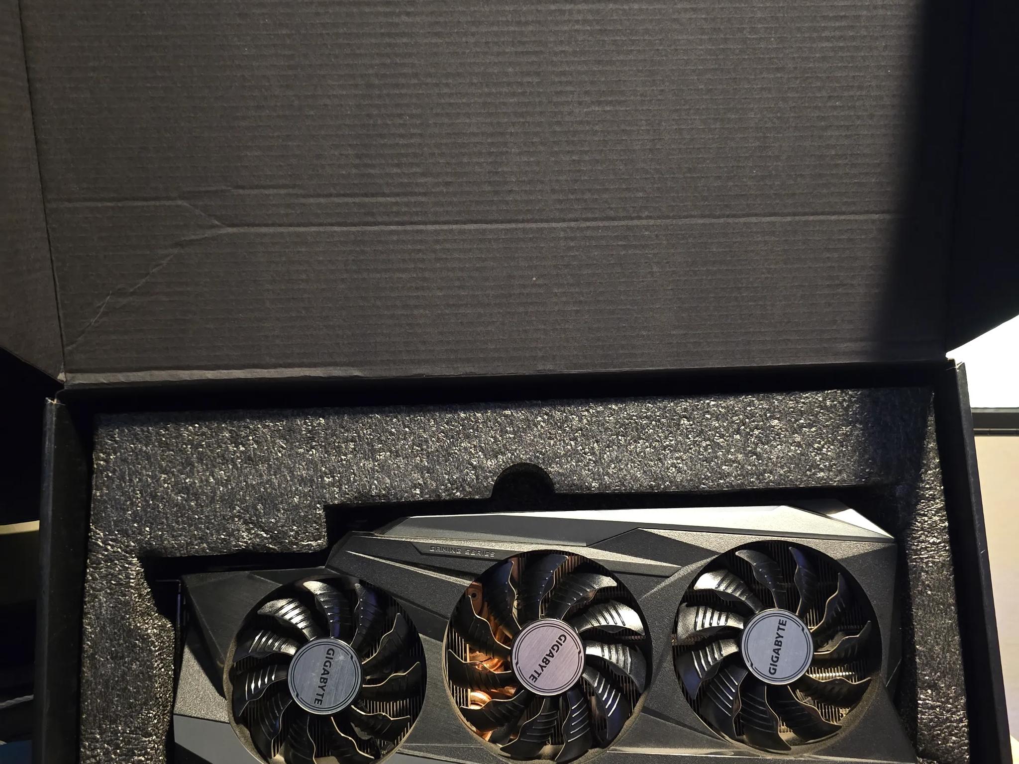 FREE SHIP RTX 3080 Gigabyte Gaming OC