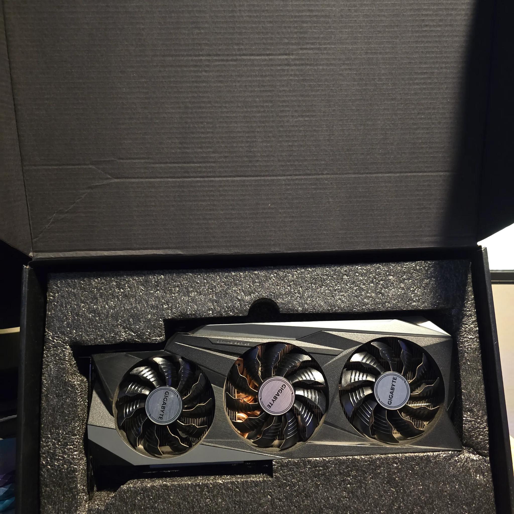 FREE SHIP RTX 3080 Gigabyte Gaming OC