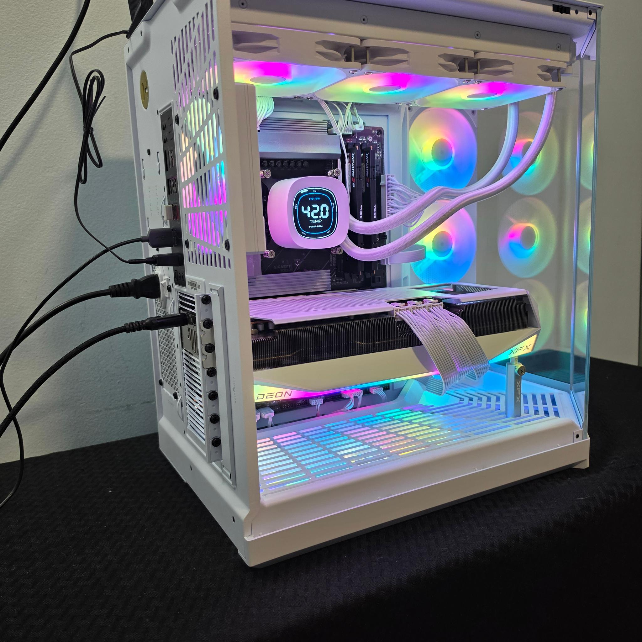 RX 9070 XT-Intel Core Ultra 7 270k Plus-32 GB DDR5 6000-1 TB NVME Premium Gaming PC