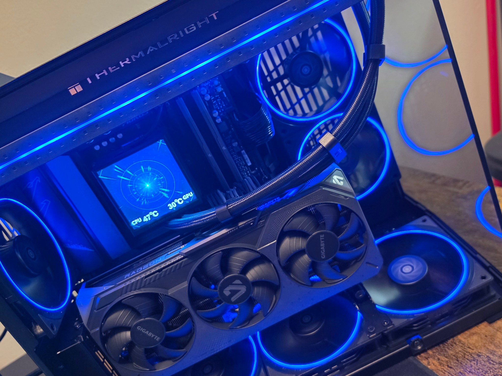 RX 9070 XT, Ryzen 7 9800X3D, 32gb 6000mhz DDR5, 1tb NVMe SSD