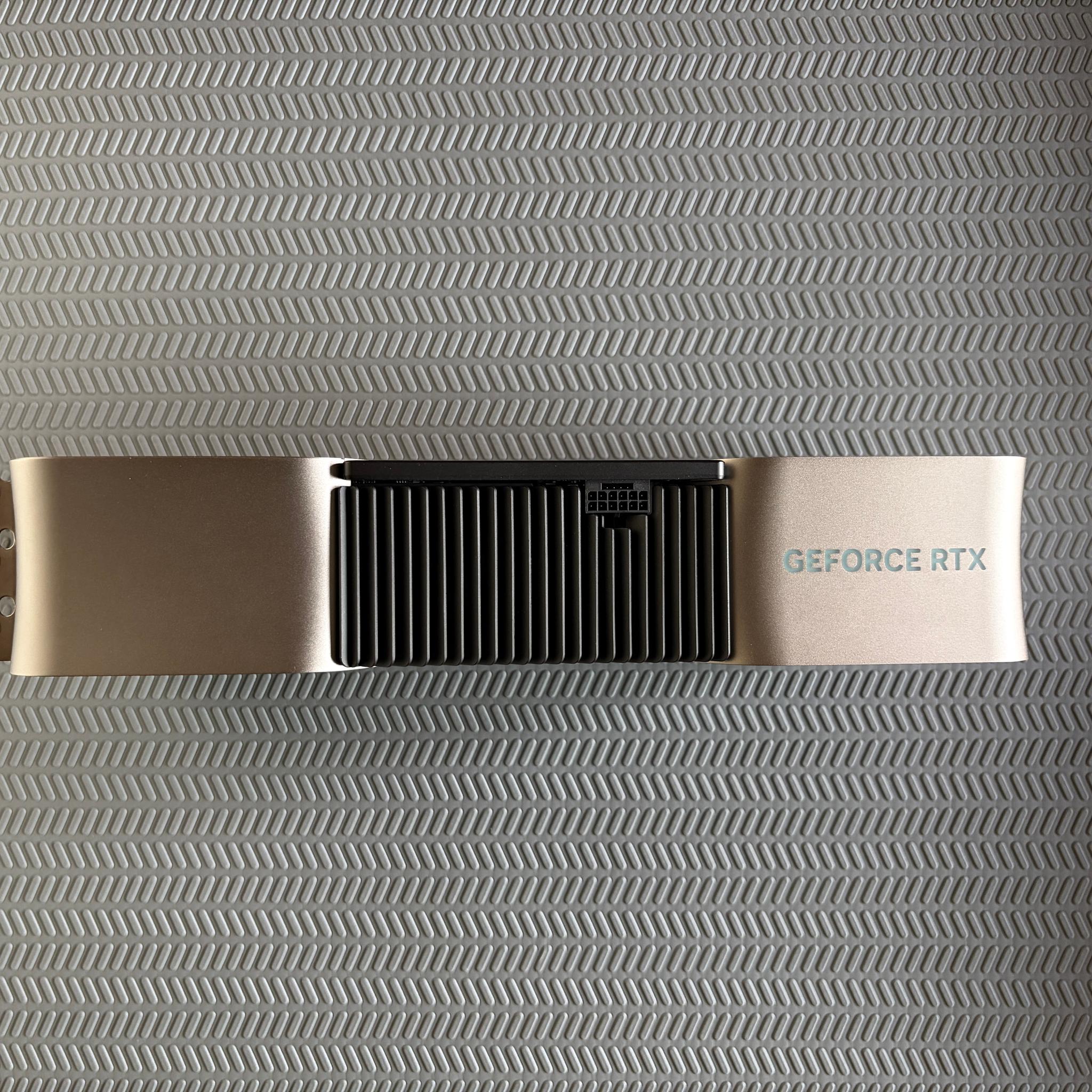 4090 Founders Edition | Lightly used | Original packaging