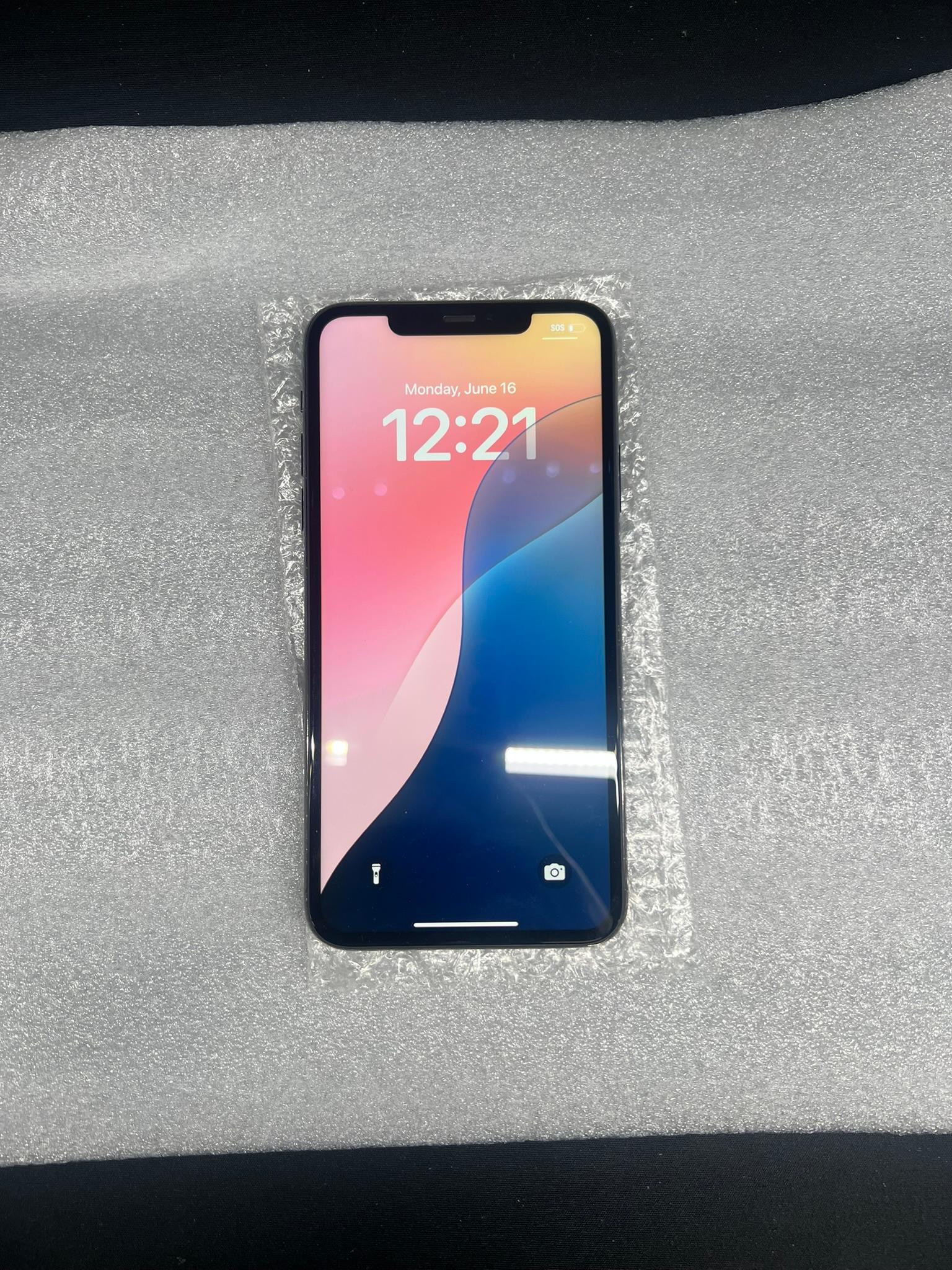 Apple iPhone 11 Pro Max – Unlocked – 64 GB – Midnight Green (Read Description)