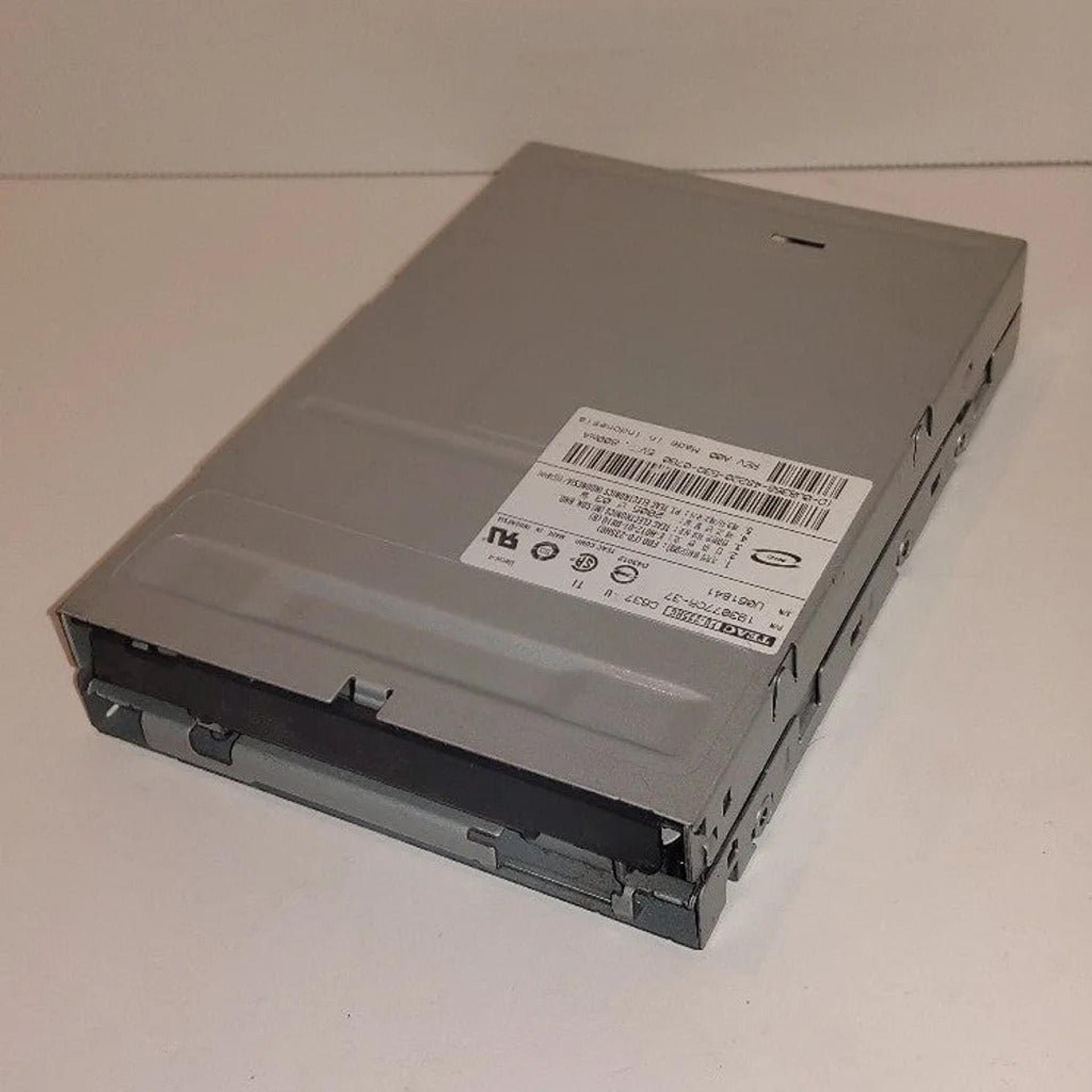 DELL Dimention 3000 Teac Model FD-235HG P/N 193077C6-37 Floppy Disk Drive RevA00 No faceplate PATA