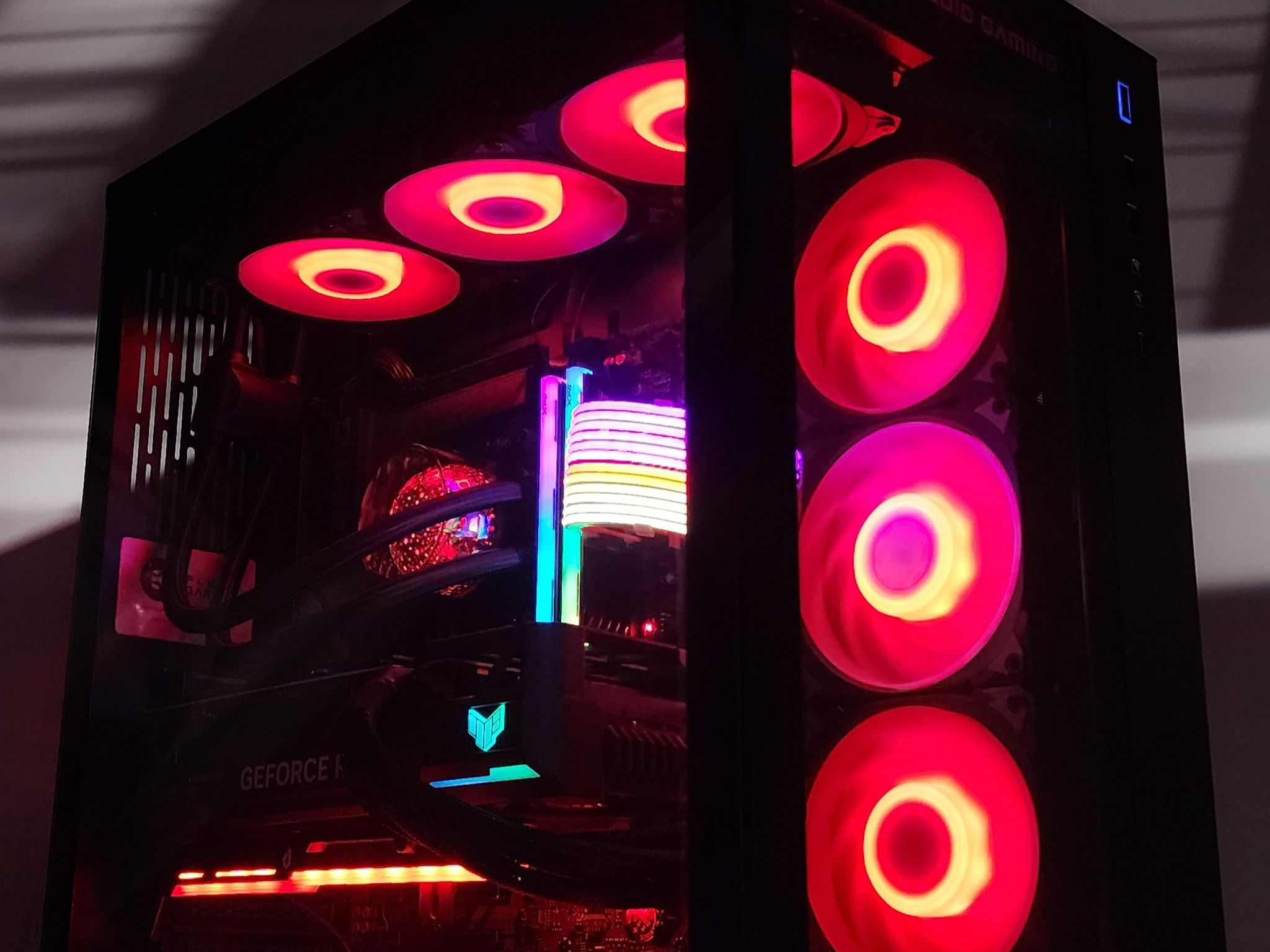 Gaming PC Ryzen 7 9700X 32GB RAM 1TB SSD RTX 4070 Ti SUPER 16GB Win11 Computer