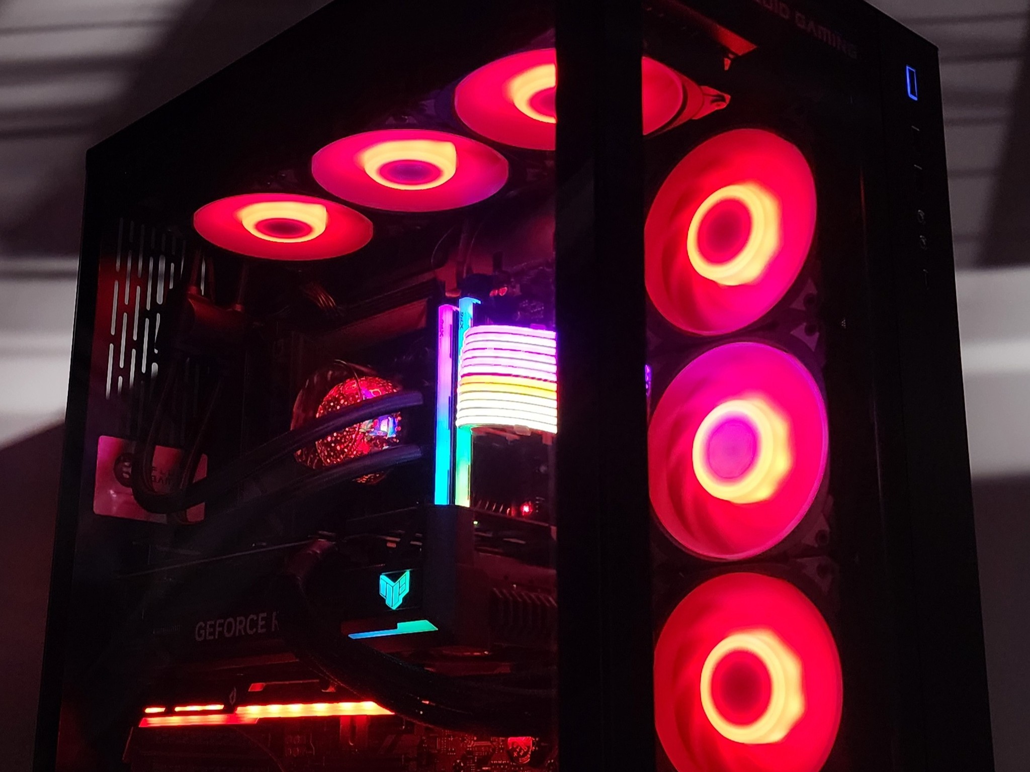 Gaming PC Ryzen 7 9700X 32GB RAM 1TB SSD RTX 4070 Ti SUPER 16GB Win11 Computer